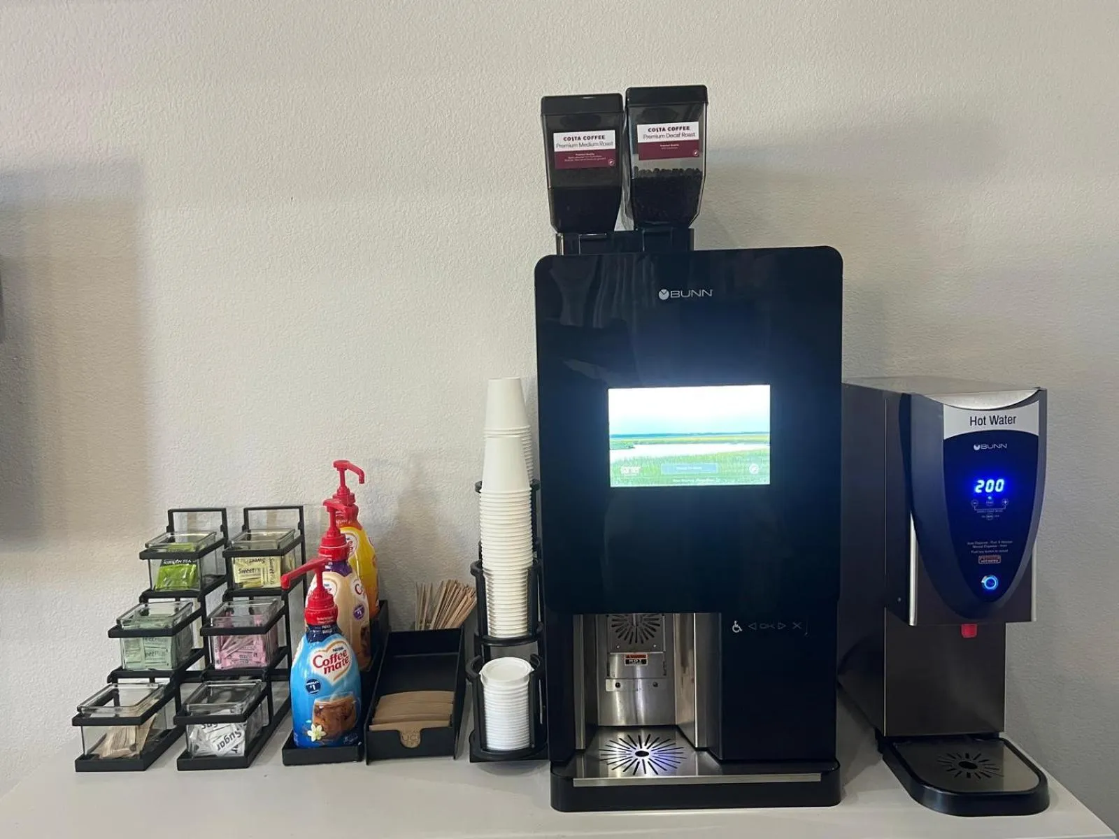 Coffee/tea facilities in Days Inn & Suites by Wyndham Surprise