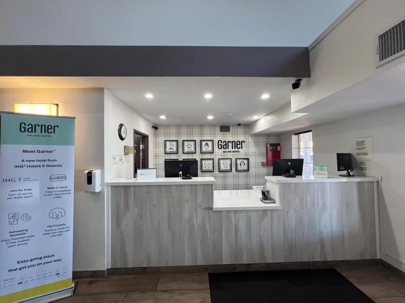 Lobby or reception in Days Inn & Suites by Wyndham Surprise