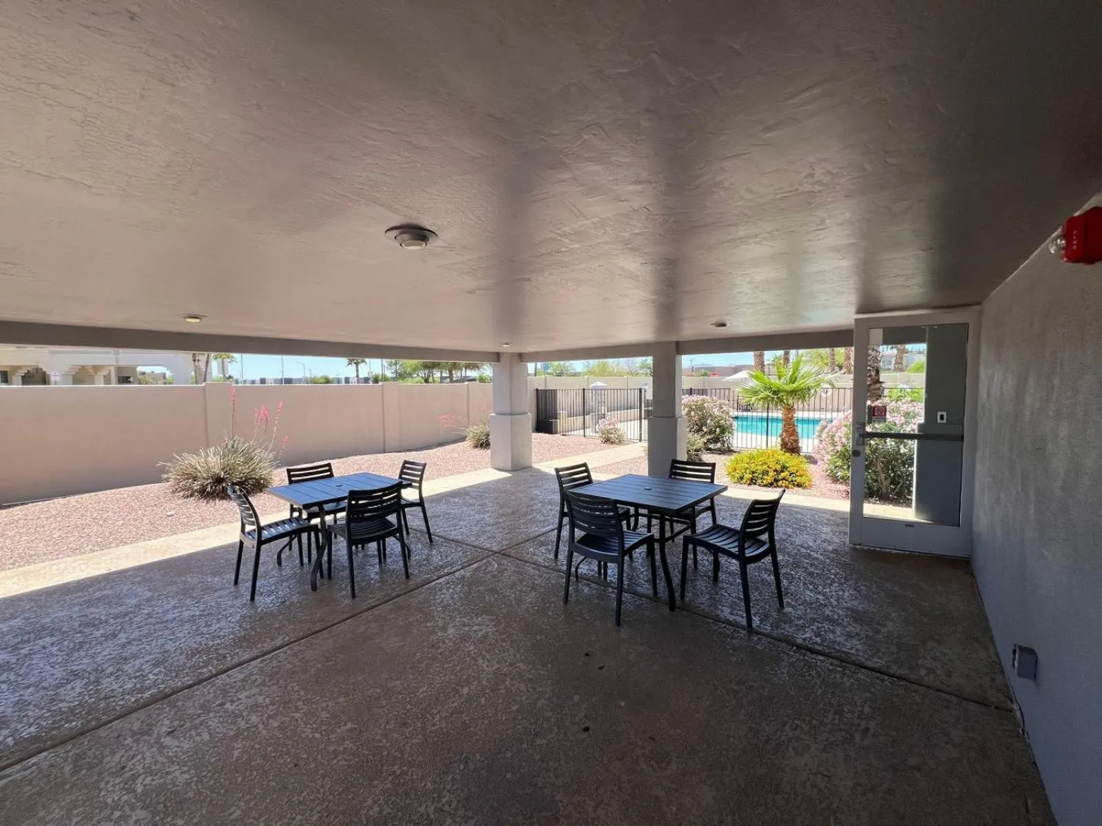 Patio in Days Inn & Suites by Wyndham Surprise