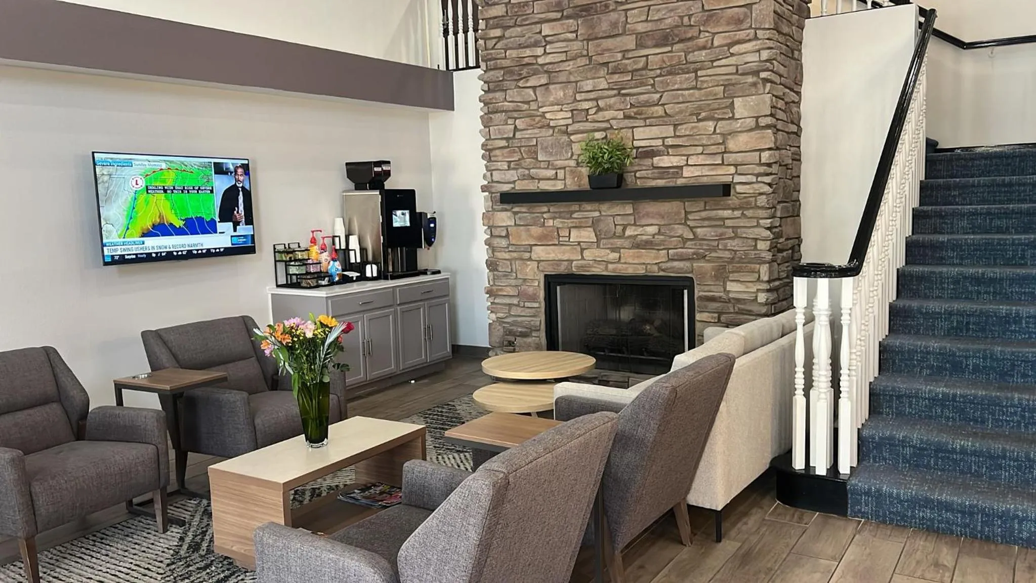 Lobby or reception in Days Inn & Suites by Wyndham Surprise