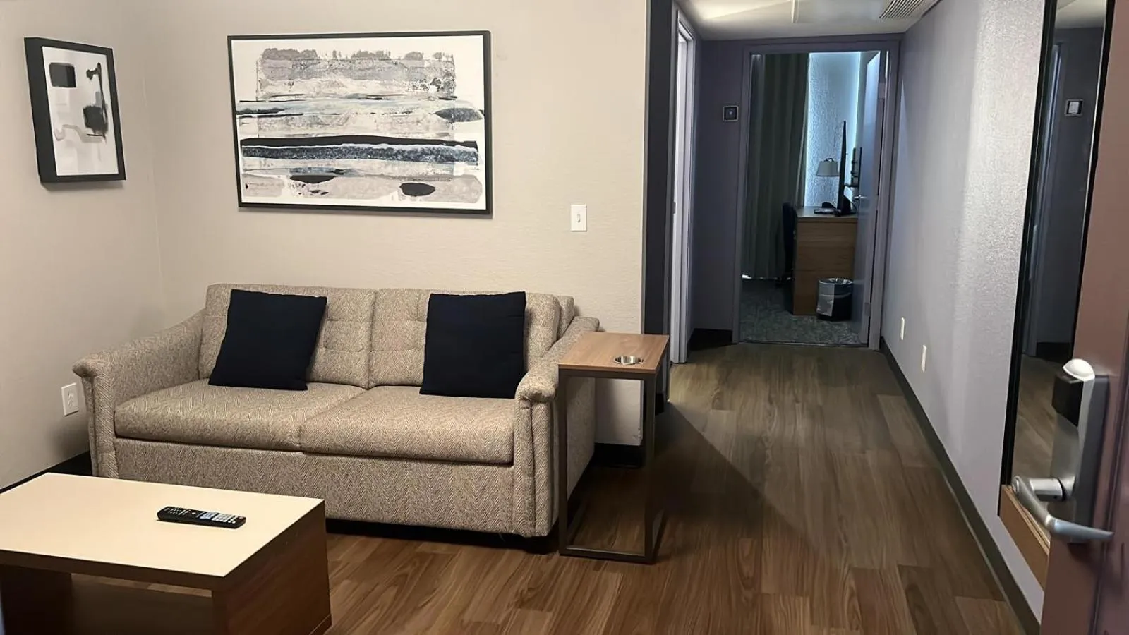 TV and multimedia in Days Inn & Suites by Wyndham Surprise