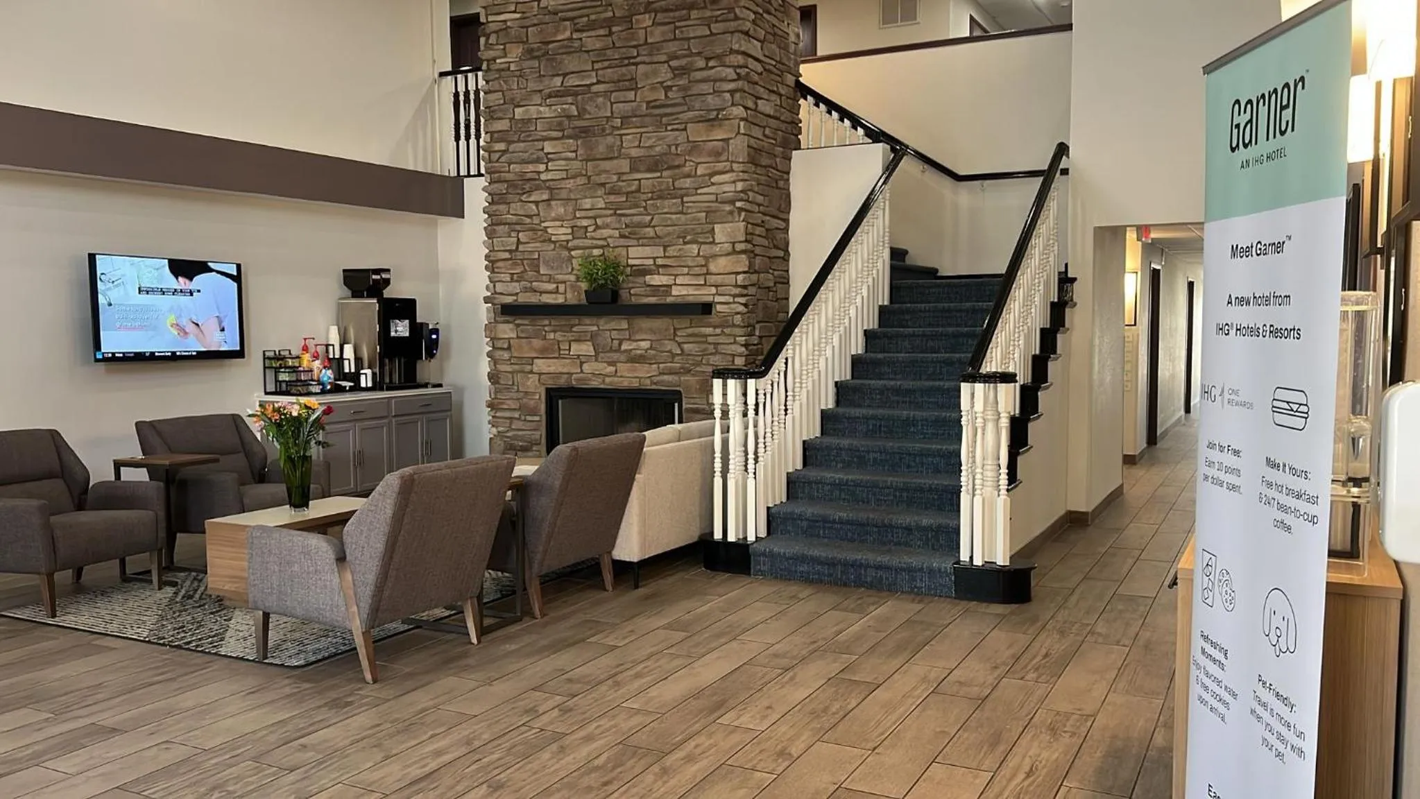 Lobby or reception in Days Inn & Suites by Wyndham Surprise