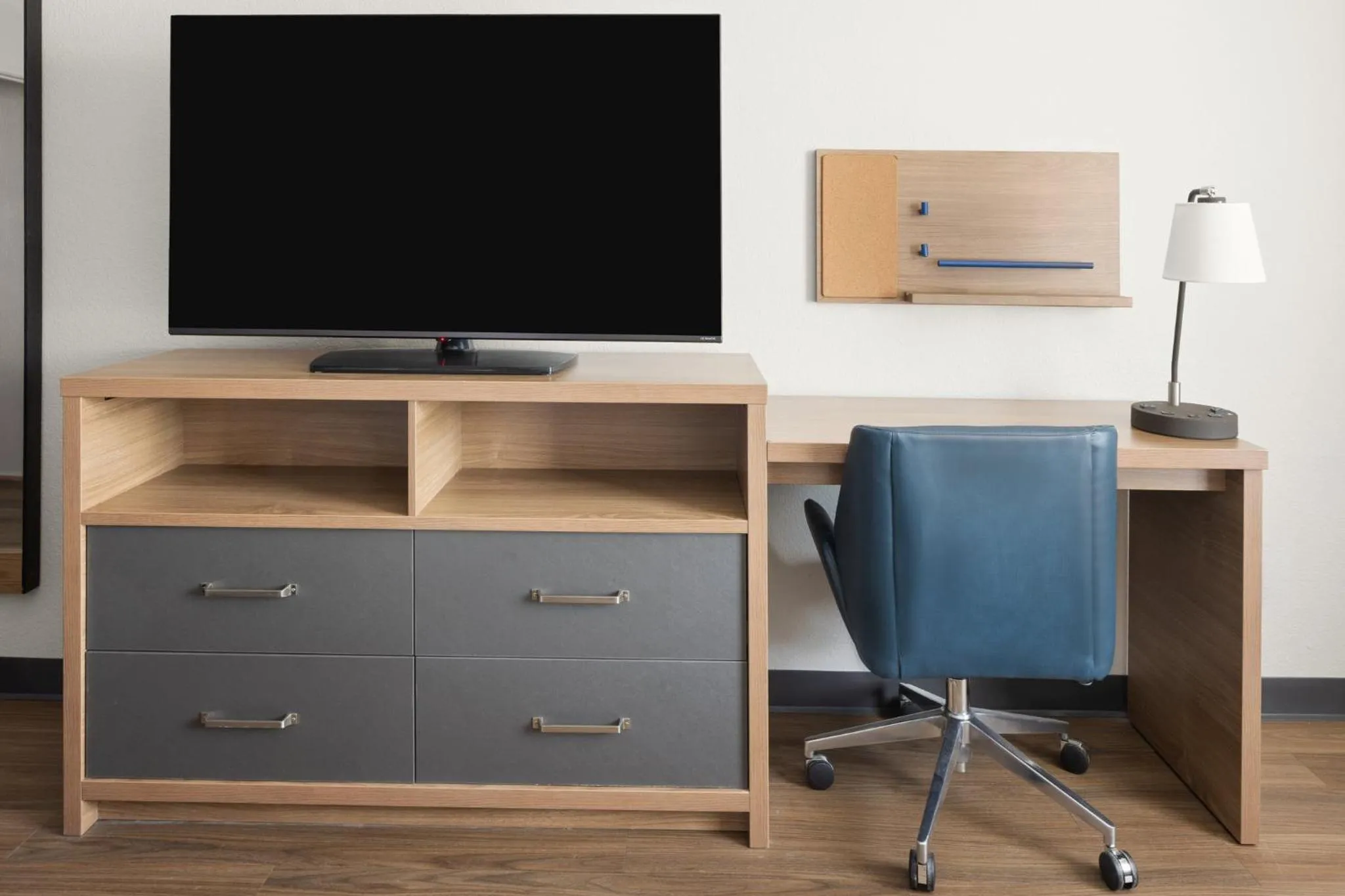 Photo of the whole room in Garner Hotel Phoenix Northwest - Surprise by IHG