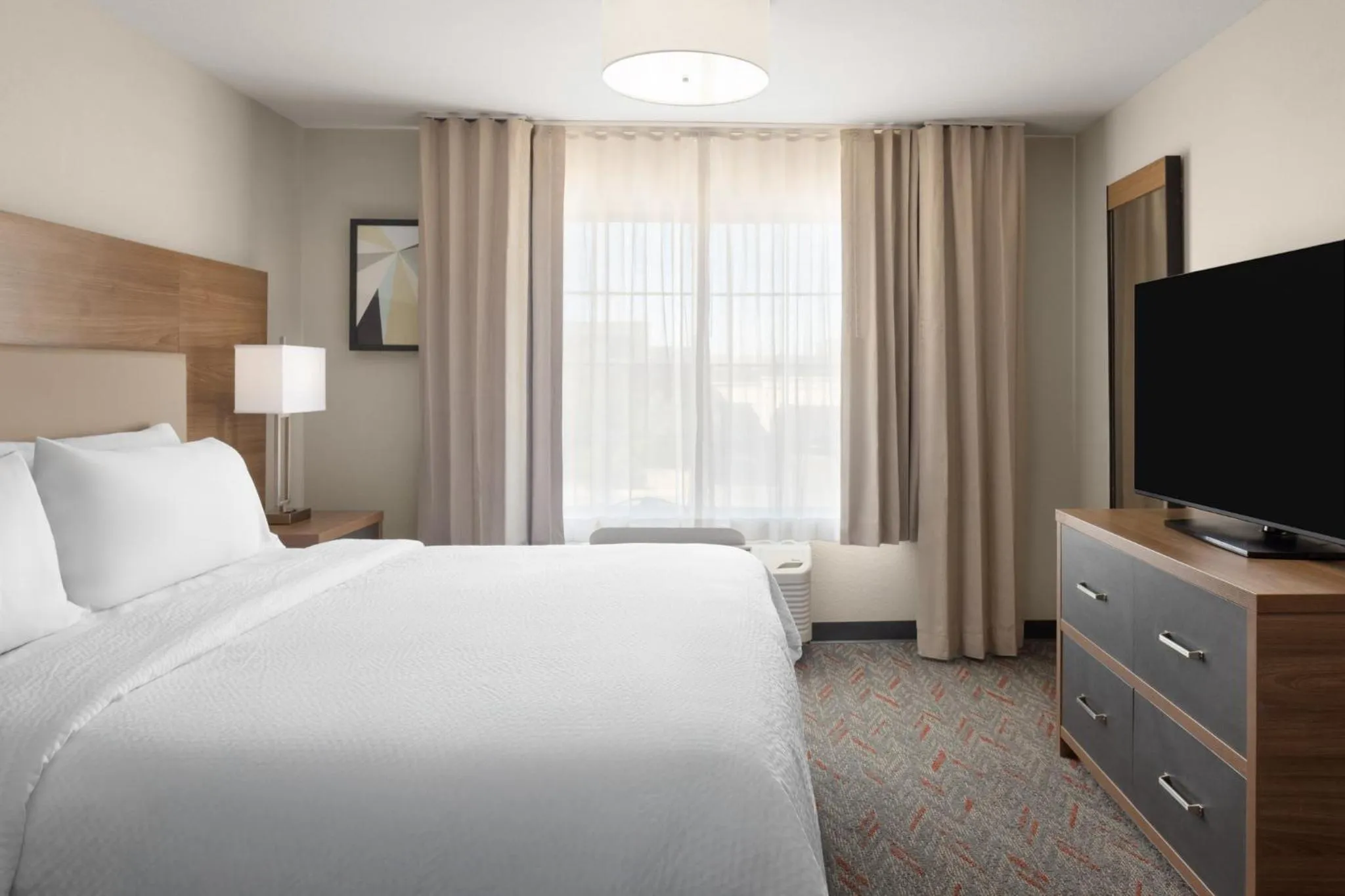 Photo of the whole room, Bed in Garner Hotel Phoenix Northwest - Surprise by IHG