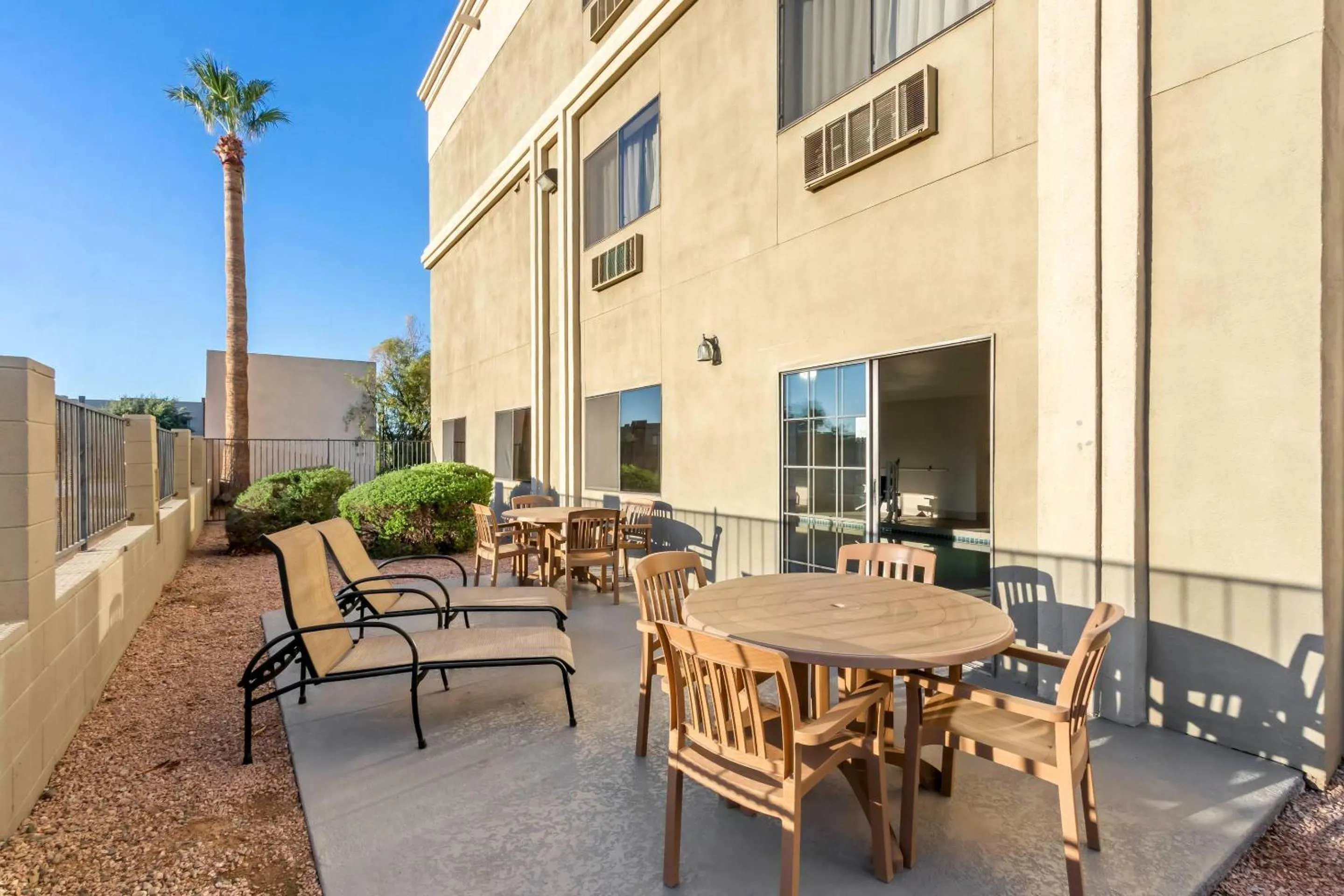 Swimming pool in Comfort Inn & Suites Surprise Near Sun City West