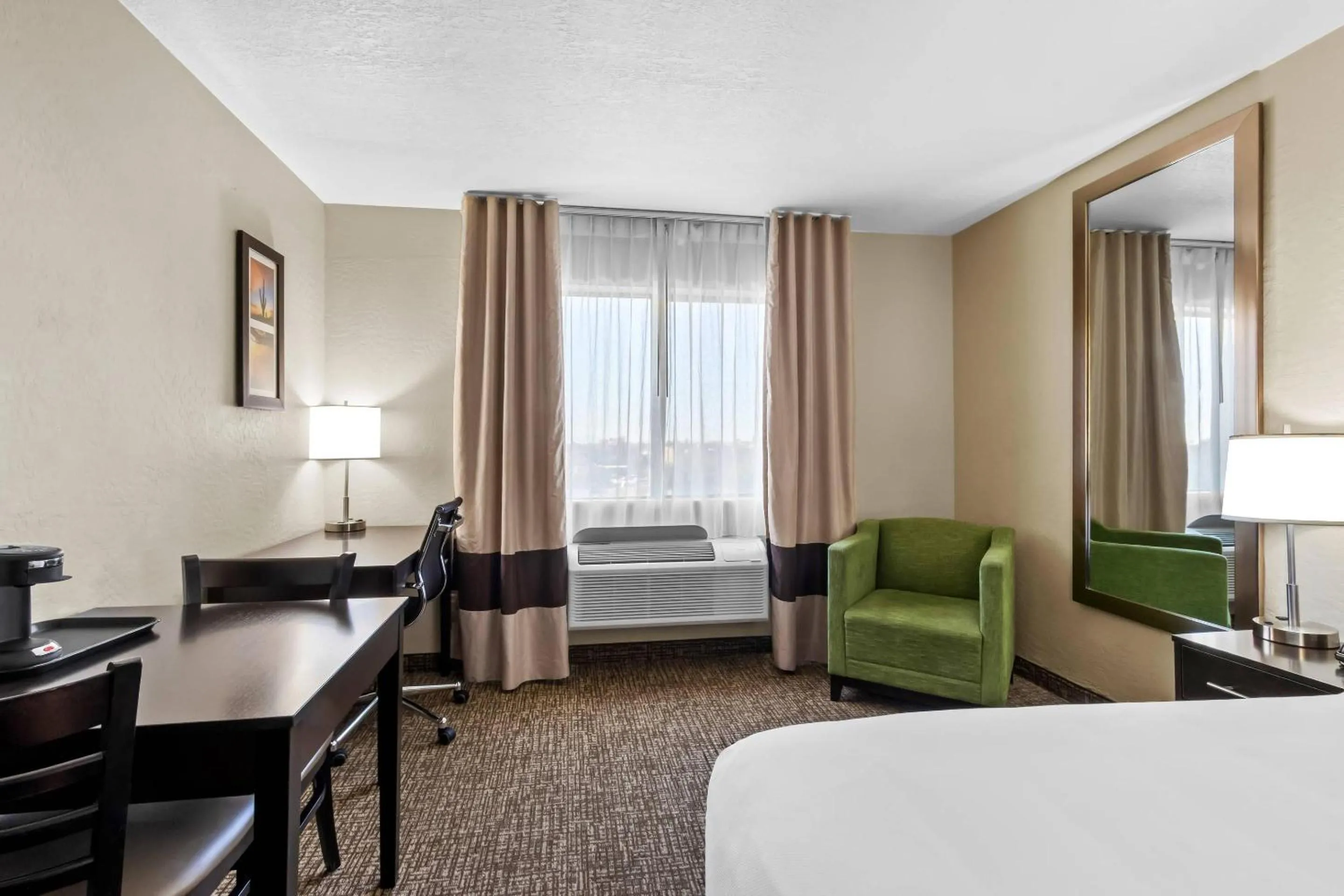Bedroom, Bed in Comfort Inn & Suites Surprise Near Sun City West