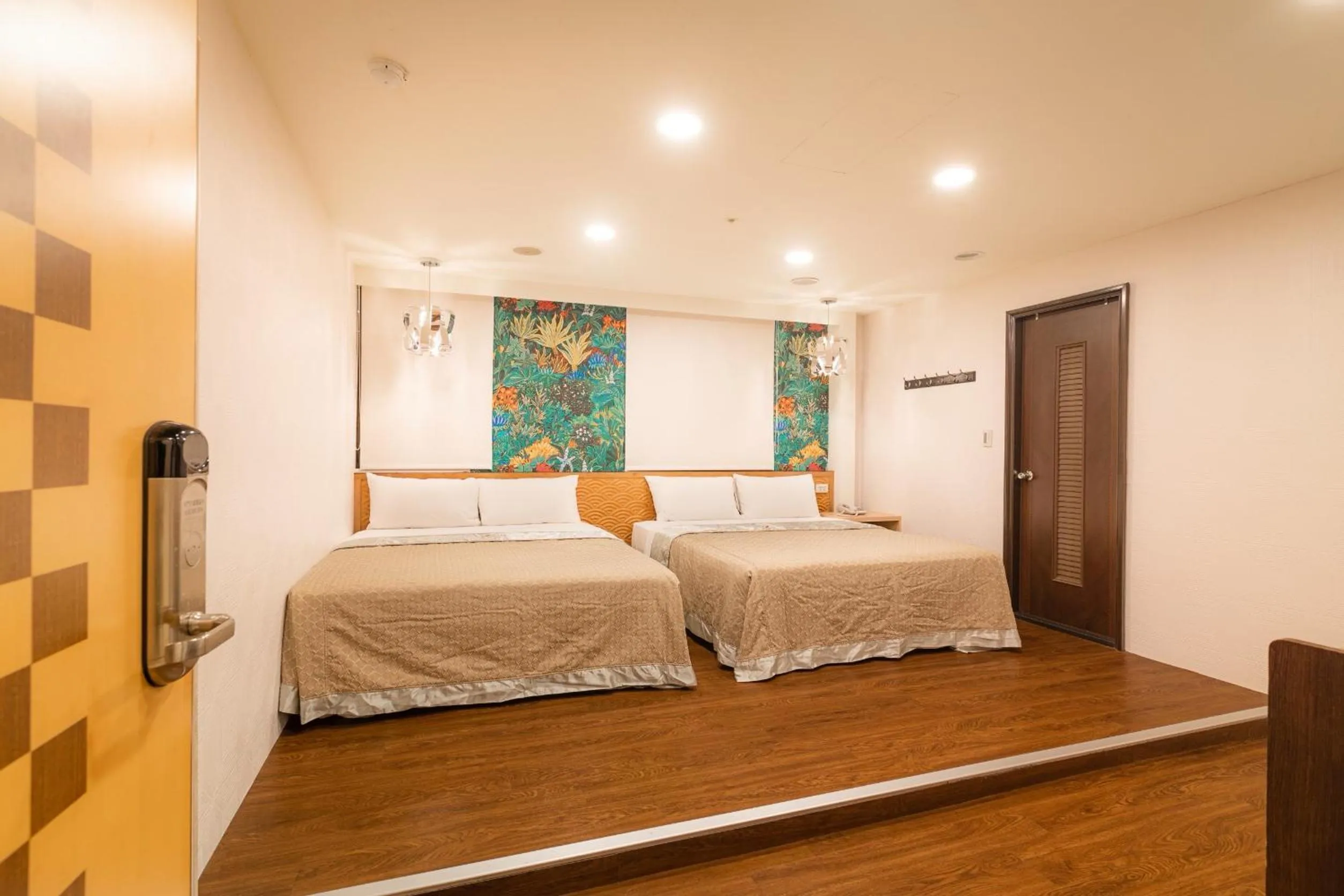 Photo of the whole room, Bed in Tai Lee Hotel