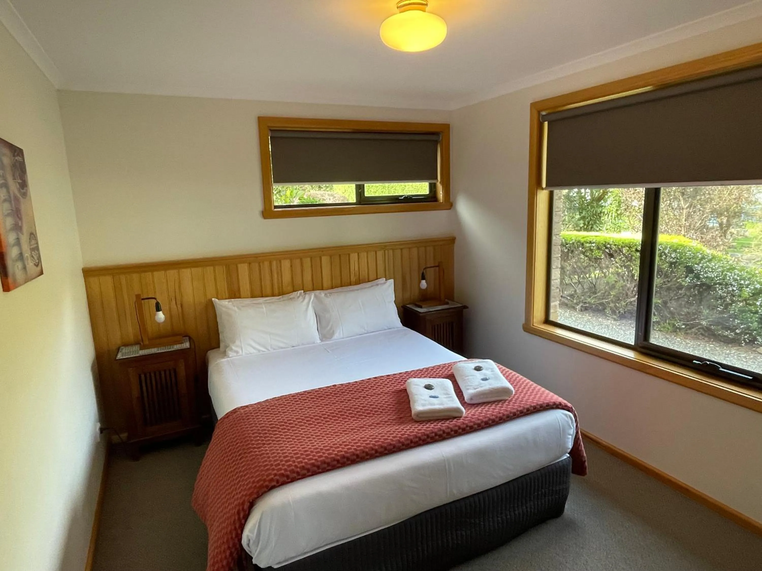 Bed in Abs by the Bay