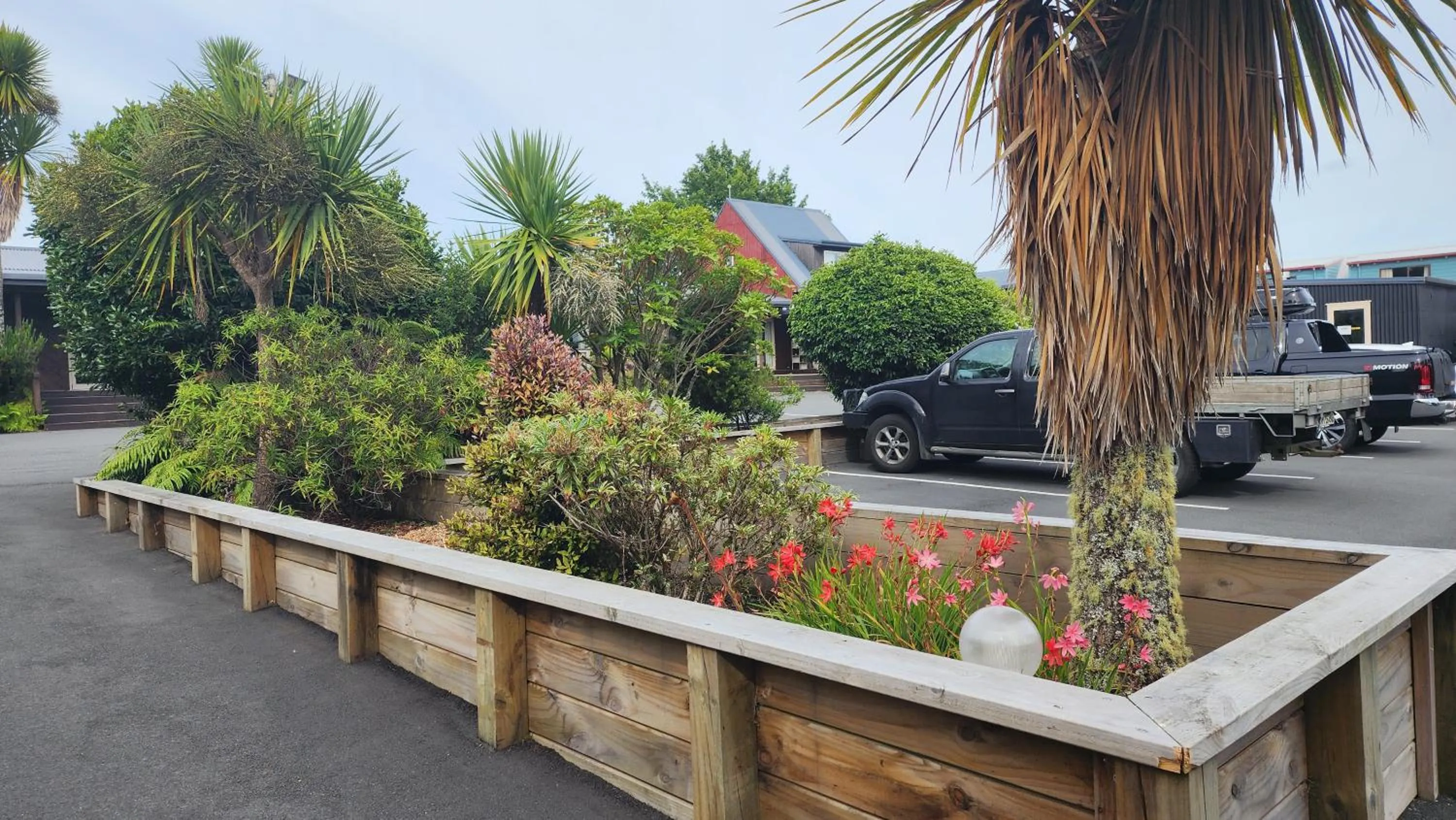 Parking in Plateau Lodge