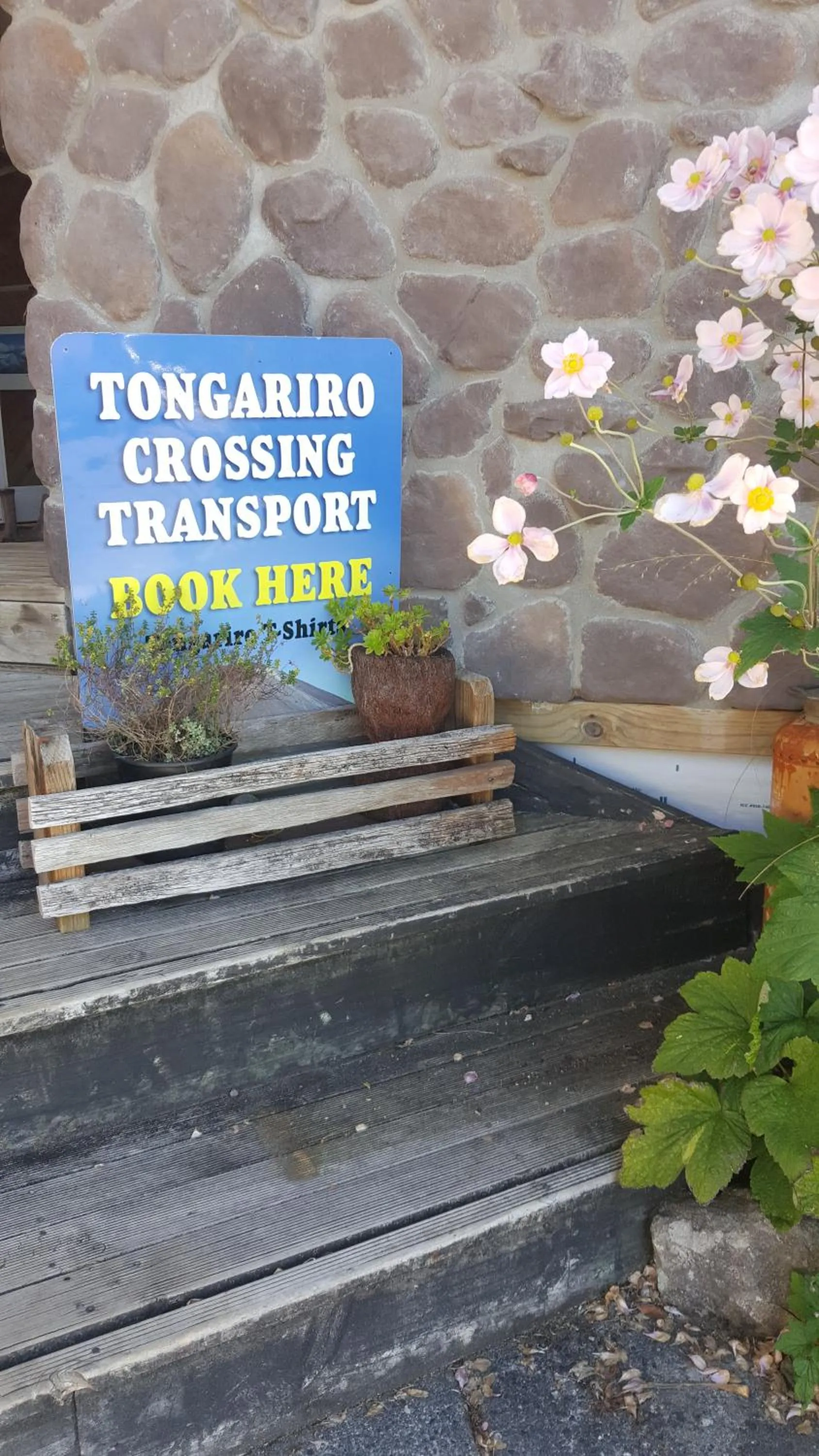 Facade/entrance in Plateau Lodge