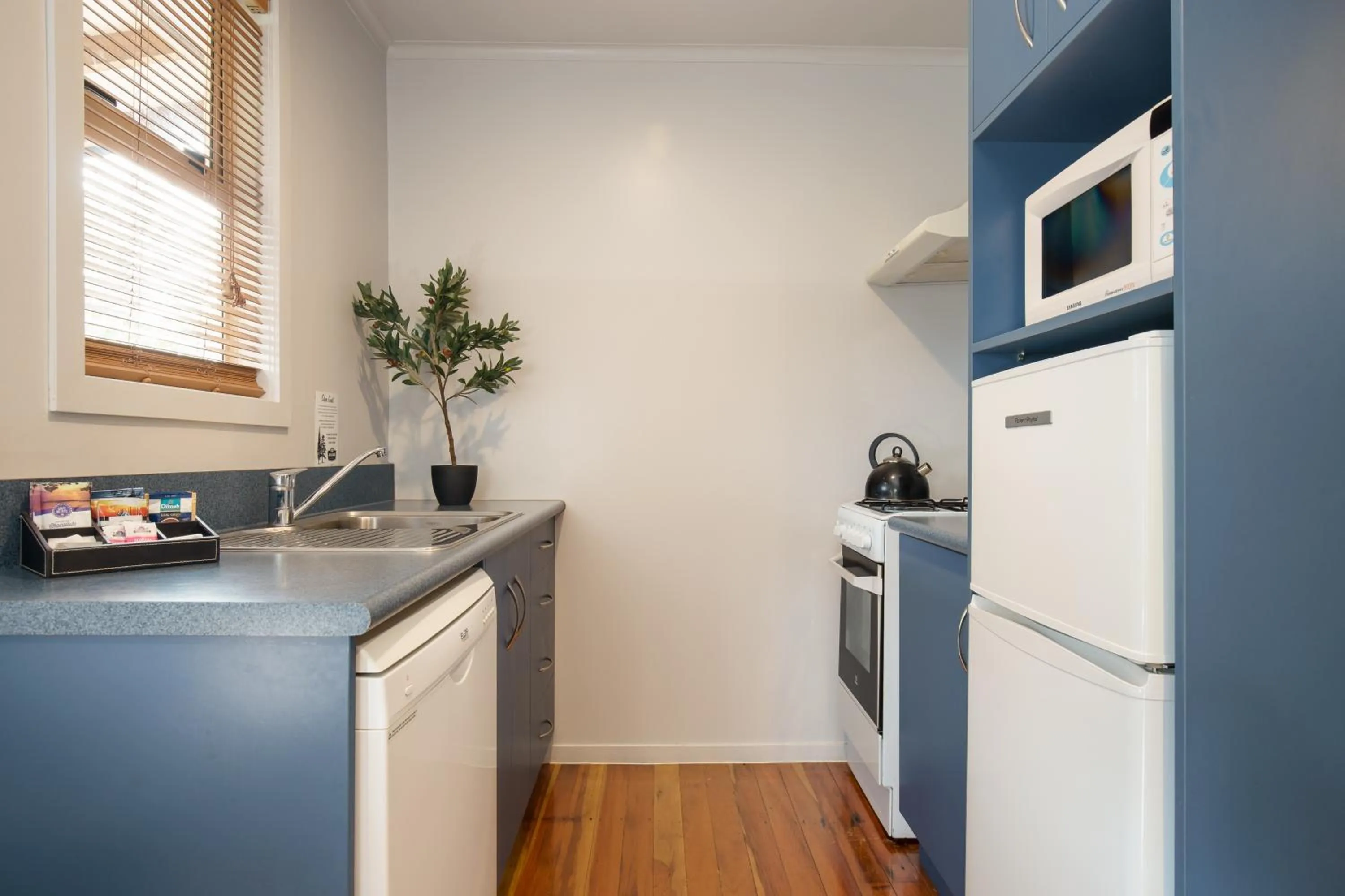 Kitchen or kitchenette in Plateau Lodge