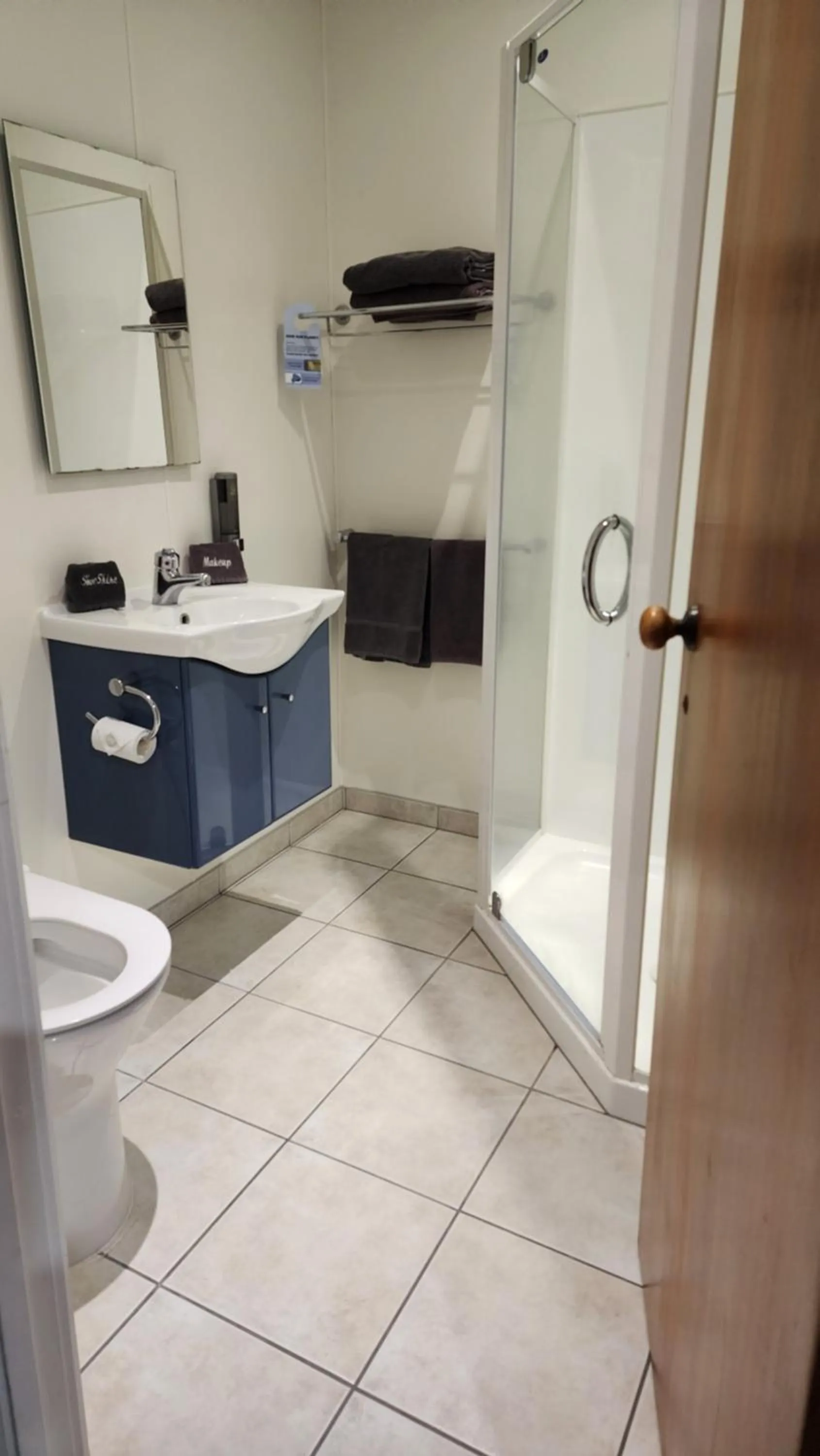 Bathroom in Plateau Lodge