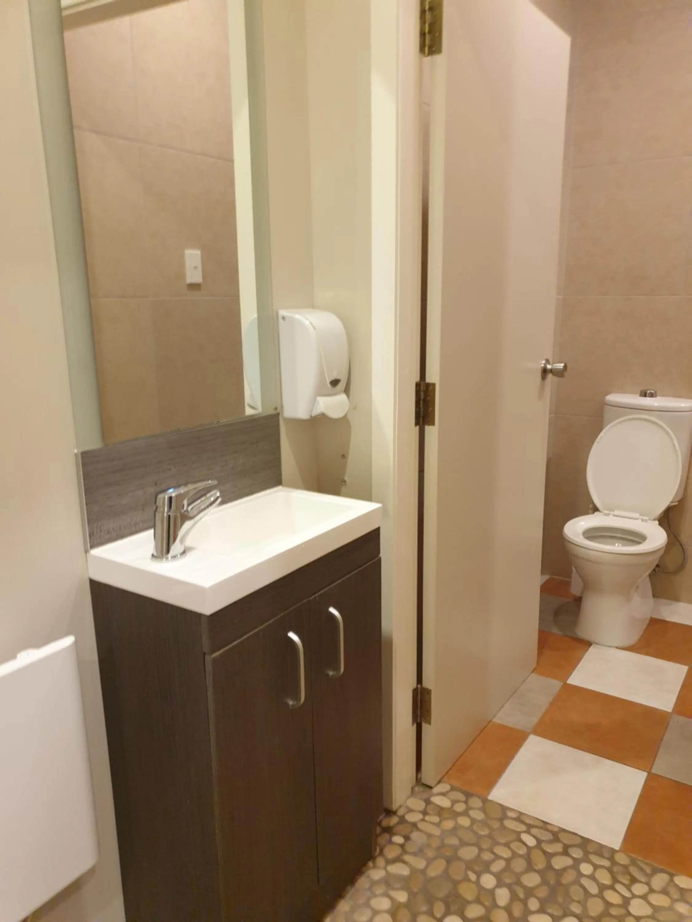 Toilet in Plateau Lodge