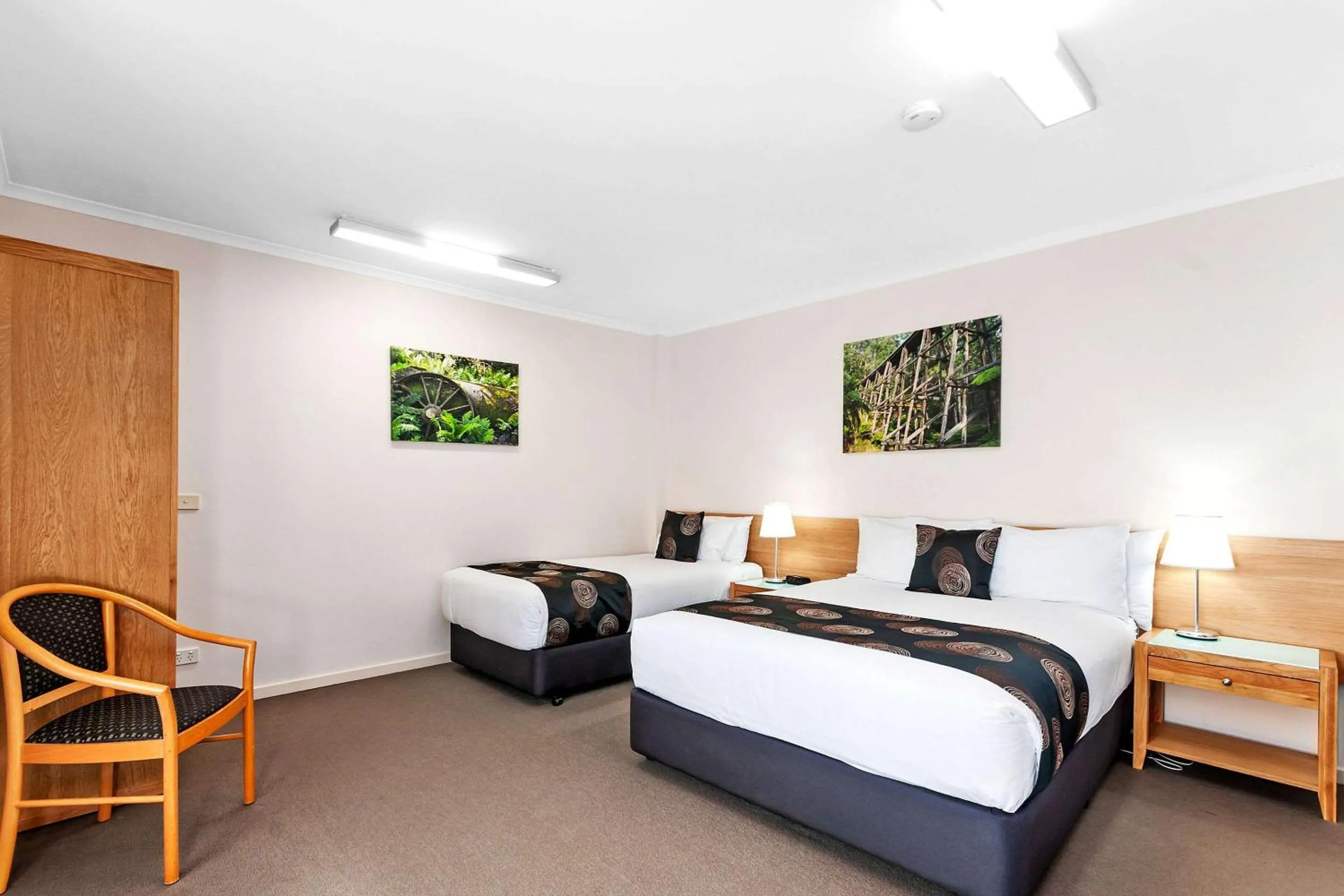 Photo of the whole room, Bed in Comfort Inn & Suites Warragul