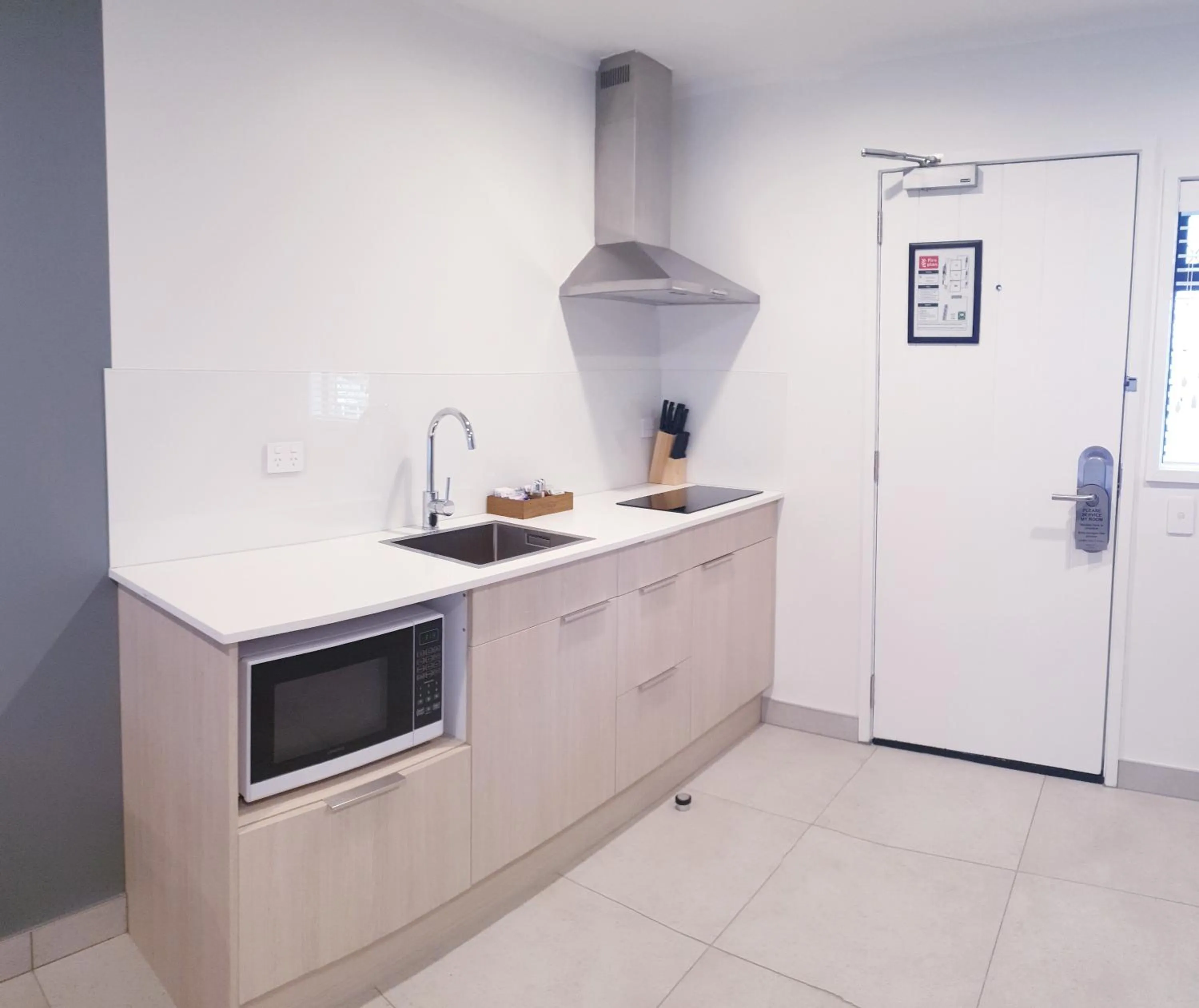 Kitchen or kitchenette in The Surrey Hotel