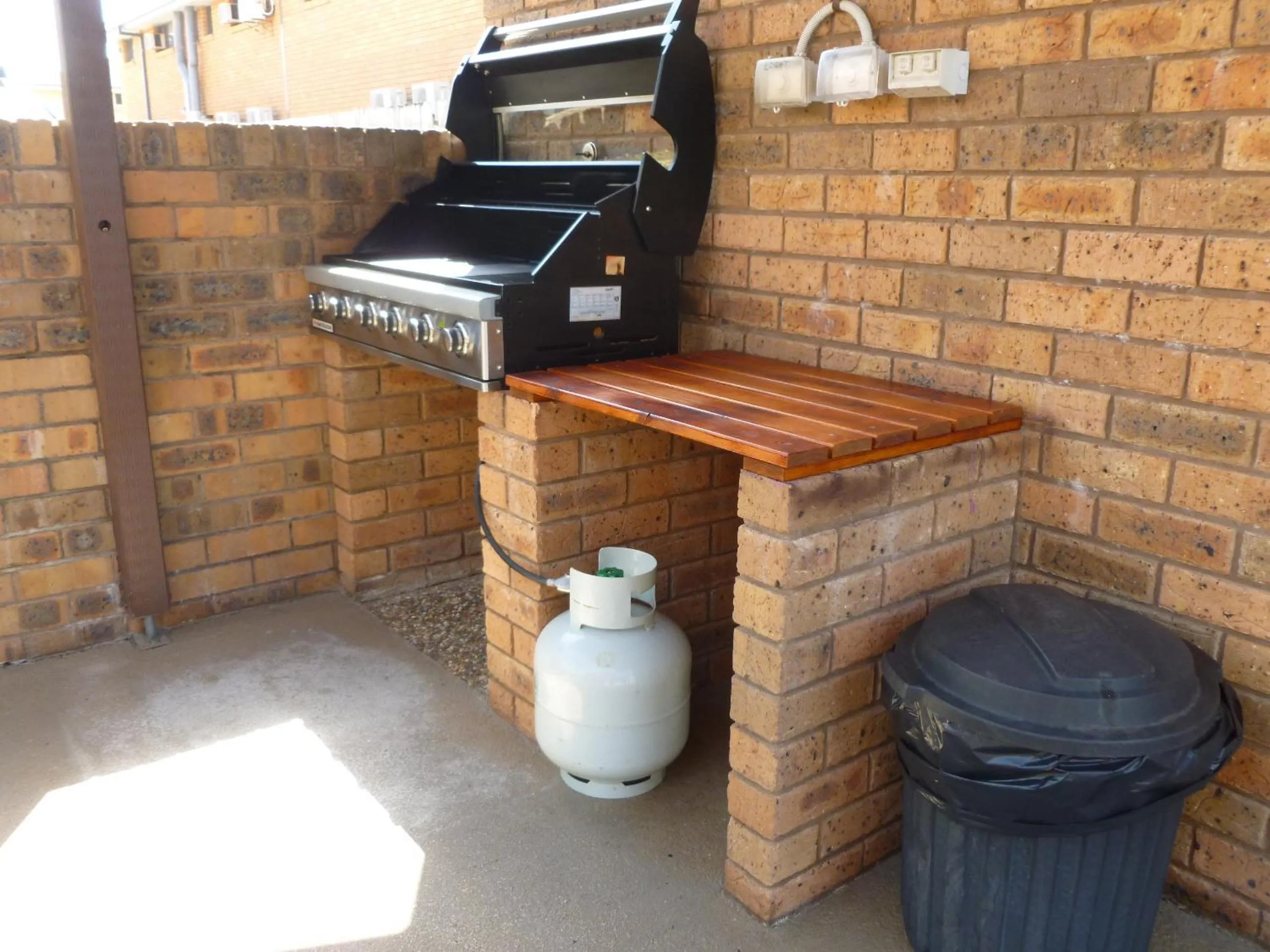 BBQ facilities in Royal Palms Motor Inn