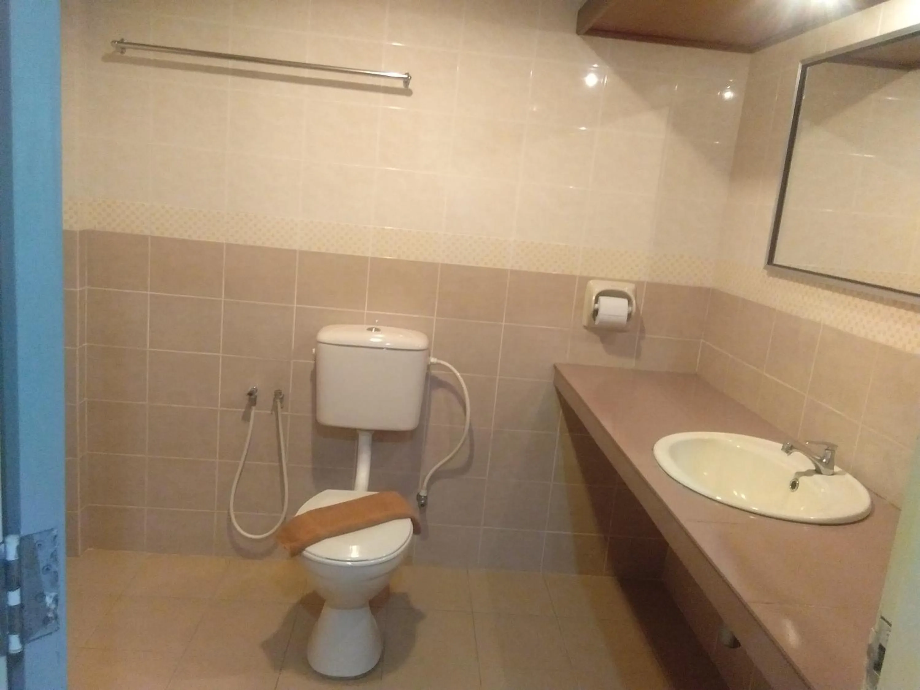 Toilet in Arwana Inn Tok Bali
