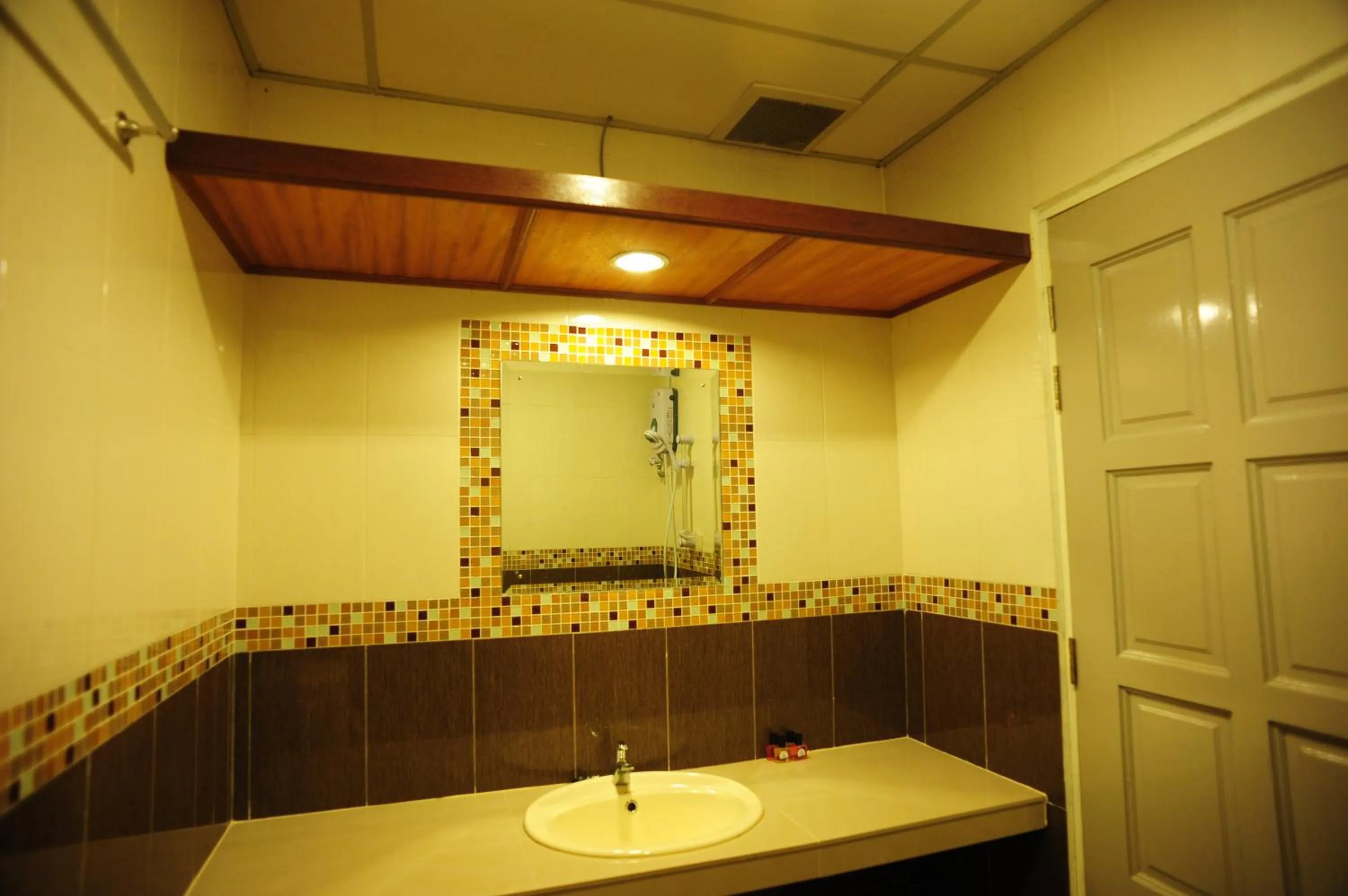 Toilet in Arwana Inn Tok Bali