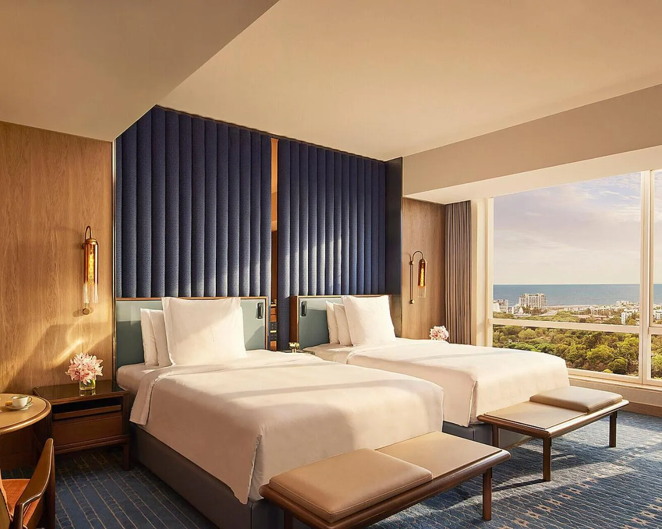 Bed in Four Seasons Hotel Mumbai