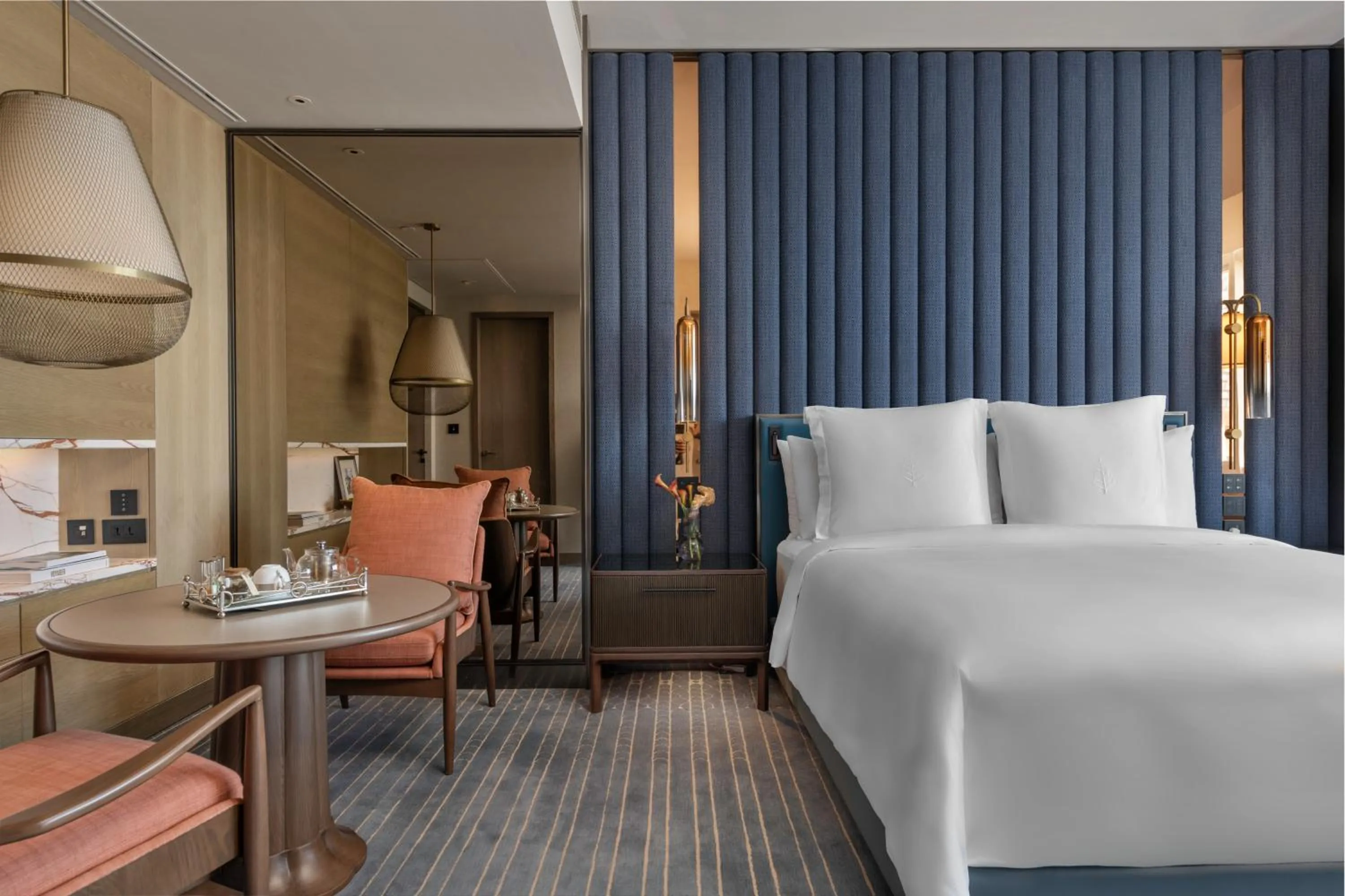 Bedroom, Bed in Four Seasons Hotel Mumbai