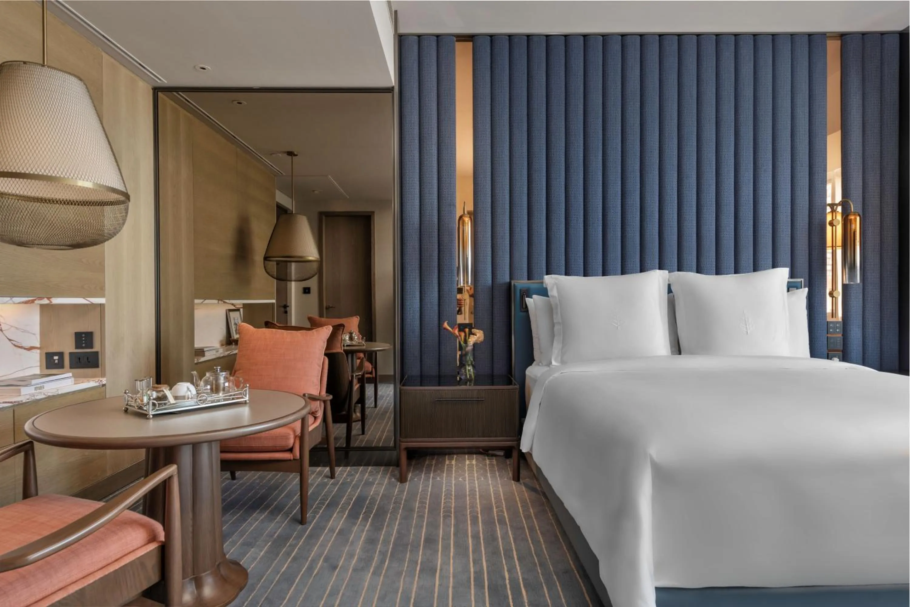 Bedroom, Bed in Four Seasons Hotel Mumbai