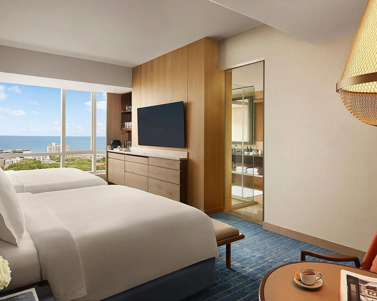 Photo of the whole room, Bed in Four Seasons Hotel Mumbai