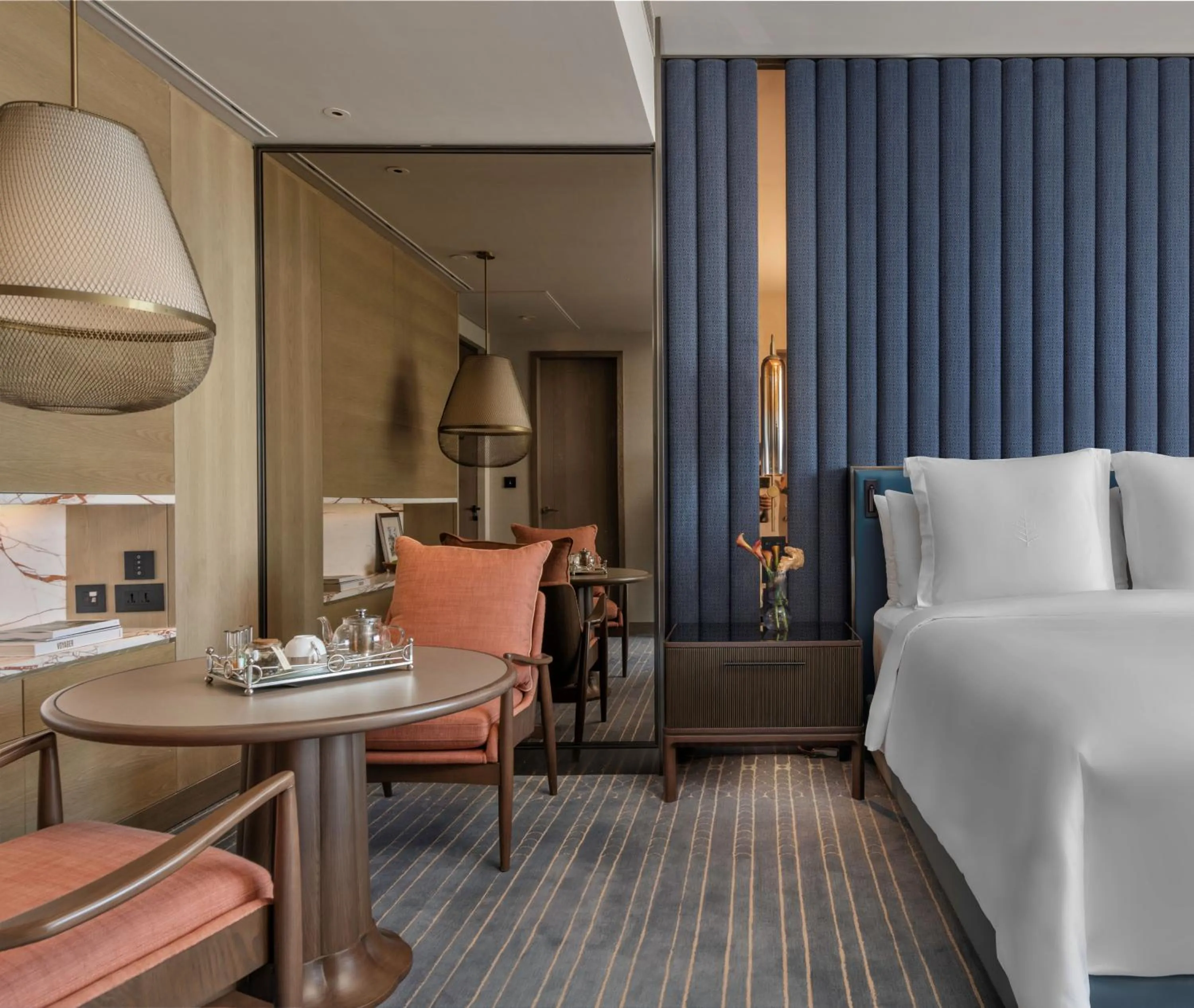 Bedroom, Bed in Four Seasons Hotel Mumbai