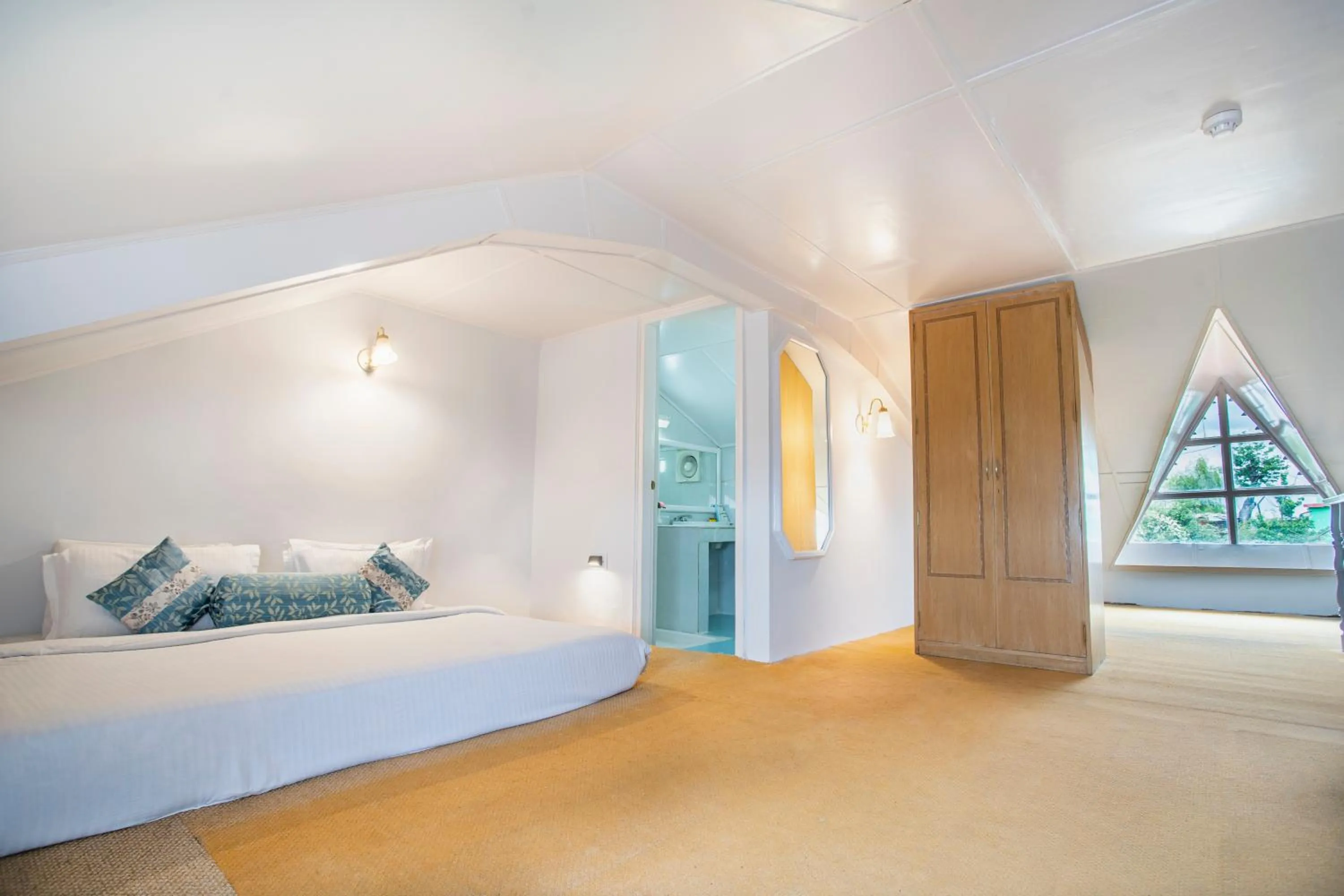 Bed in Toshali Royal View ,S H I M L A