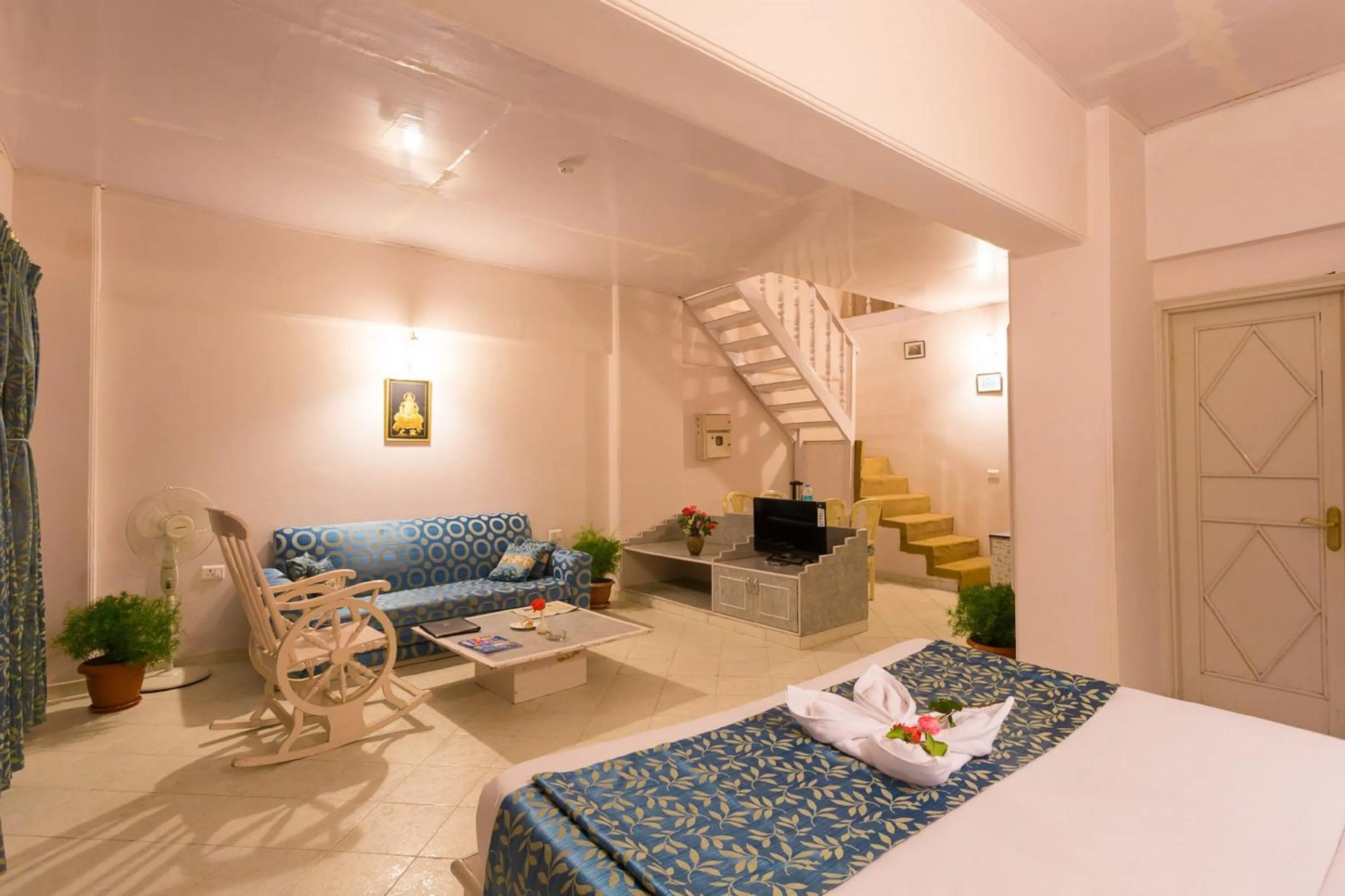 Photo of the whole room, Bed in Toshali Royal View ,S H I M L A