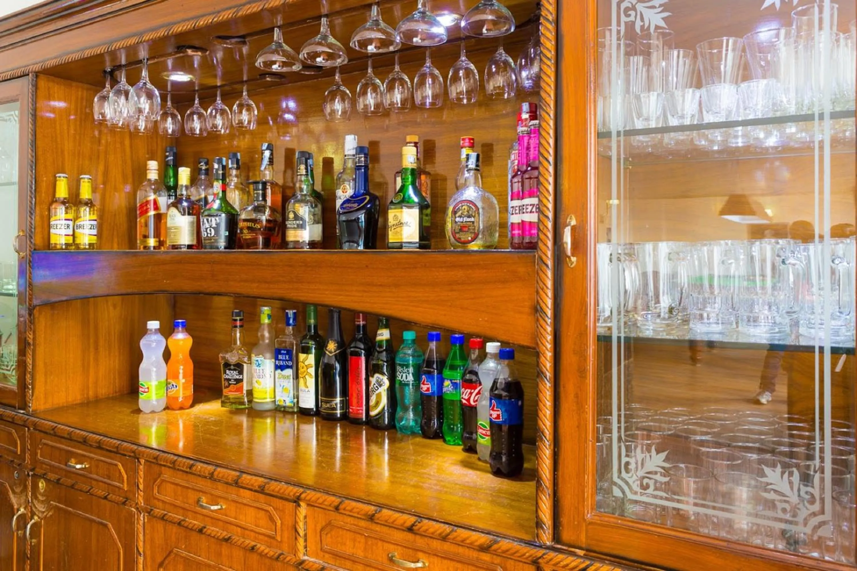 Lounge or bar in Toshali Royal View ,S H I M L A