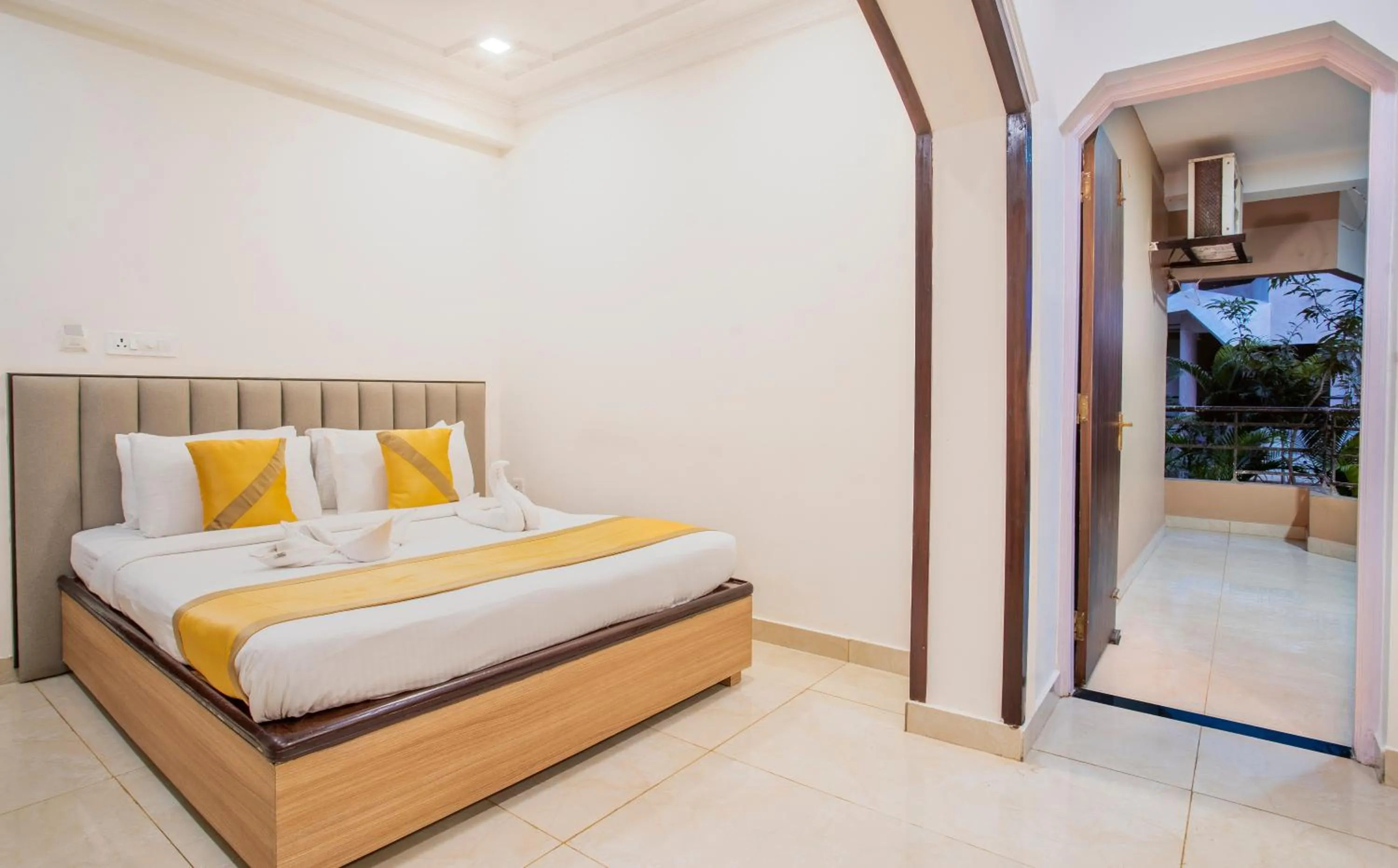 Photo of the whole room, Bed in Toshali Sands Puri