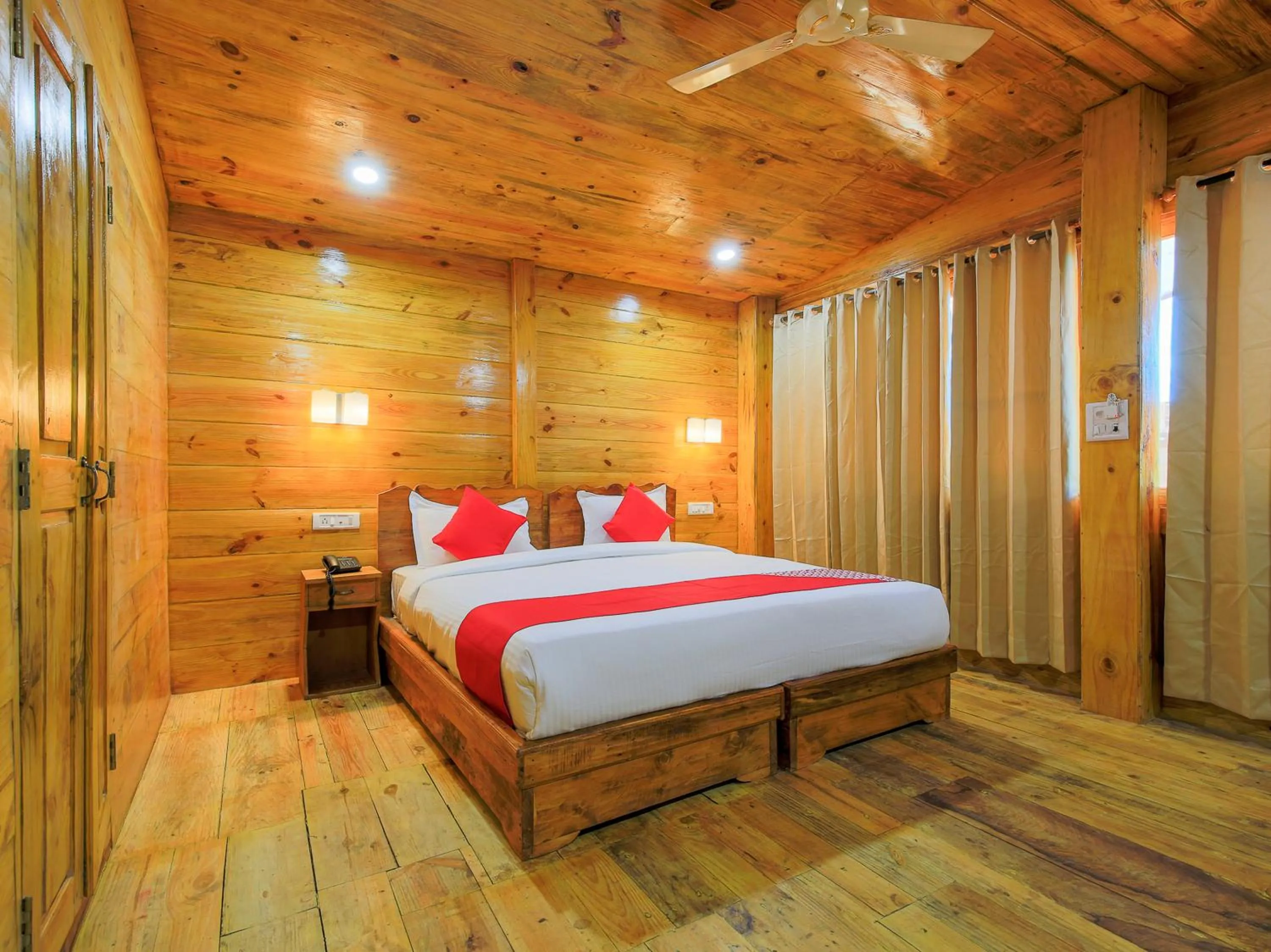 Bedroom, Bed in Brushwood Villa- Cottages and Bar