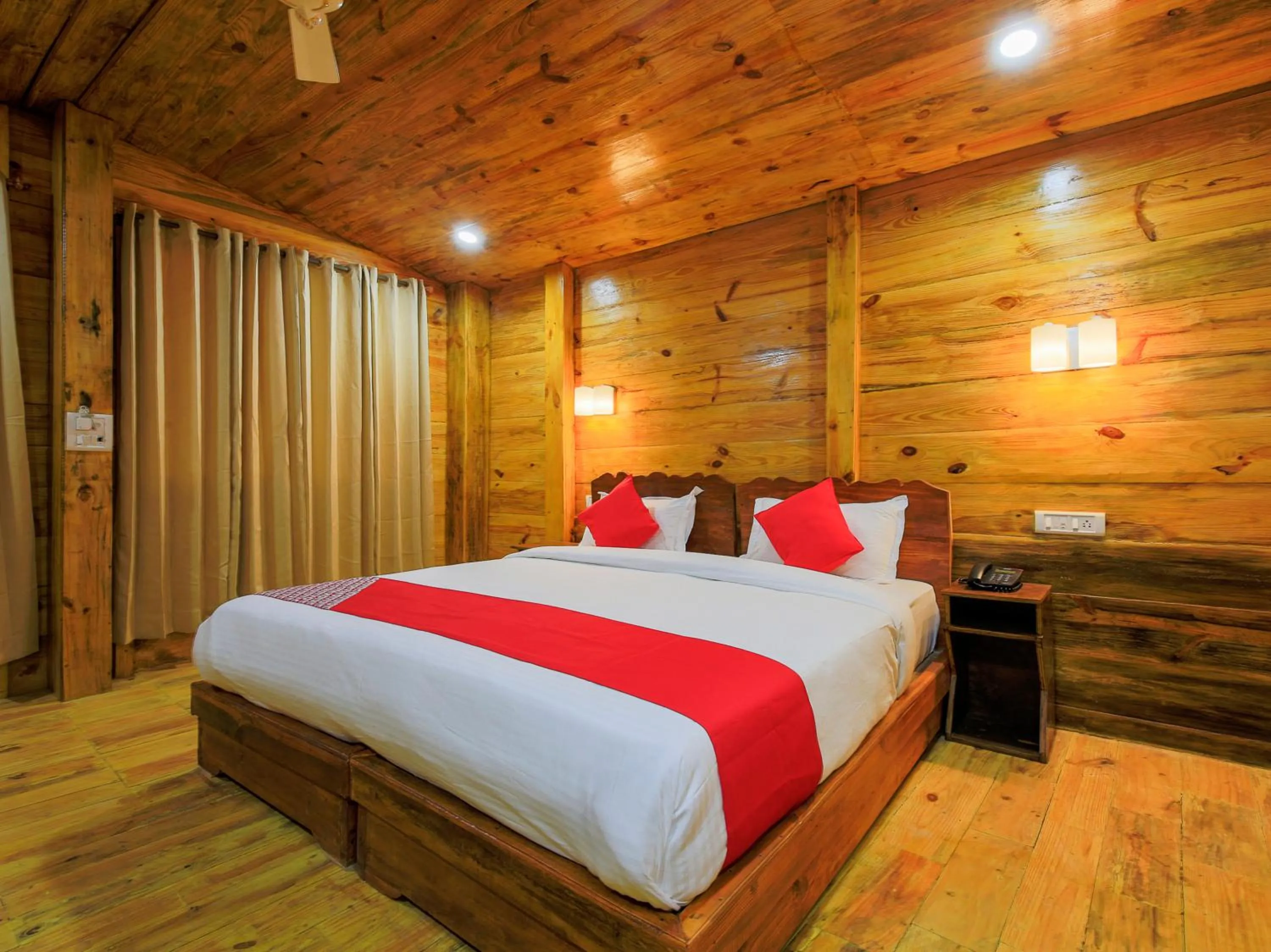 Bedroom, Bed in Brushwood Villa- Cottages and Bar