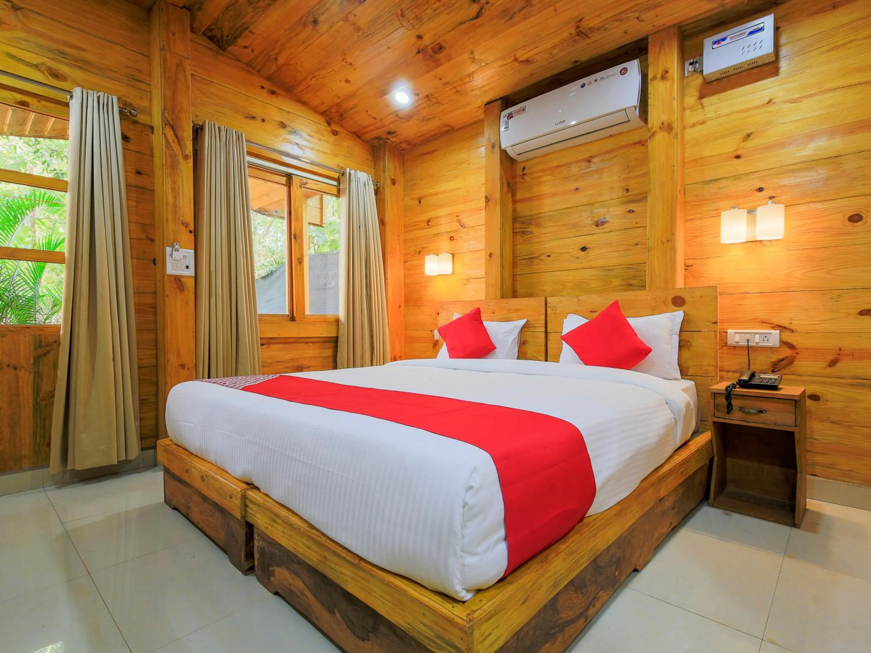 Bedroom, Bed in Brushwood Villa- Cottages and Bar