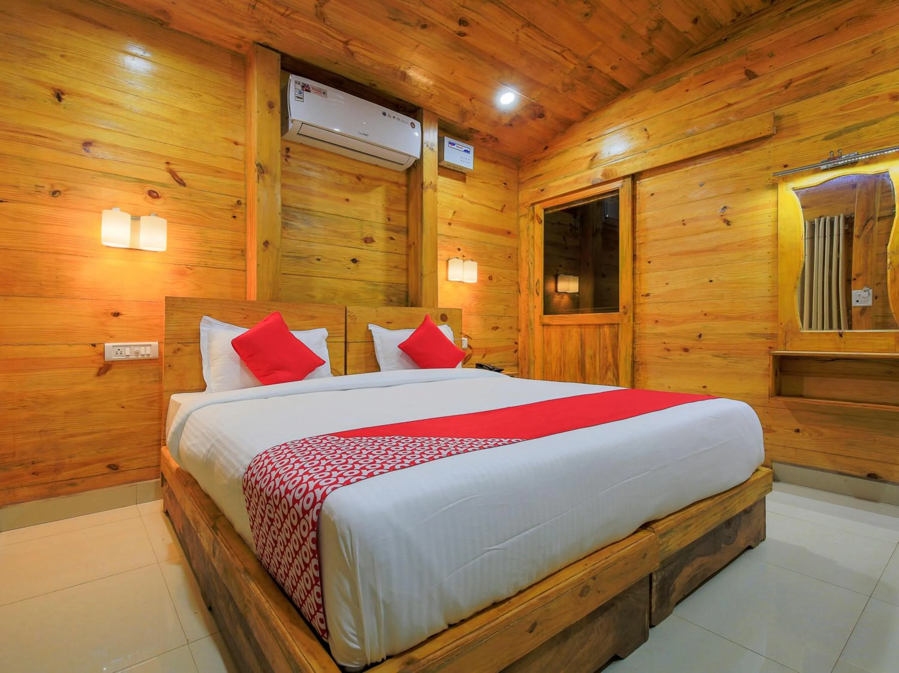 Bedroom, Bed in Brushwood Villa- Cottages and Bar
