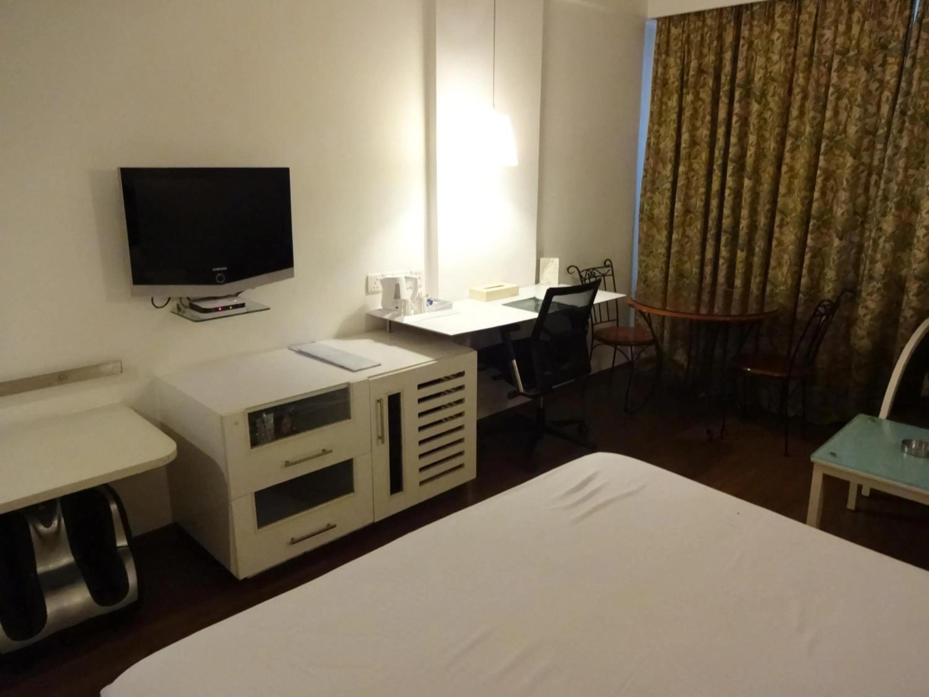 Decorative detail, Bed in The Central Court