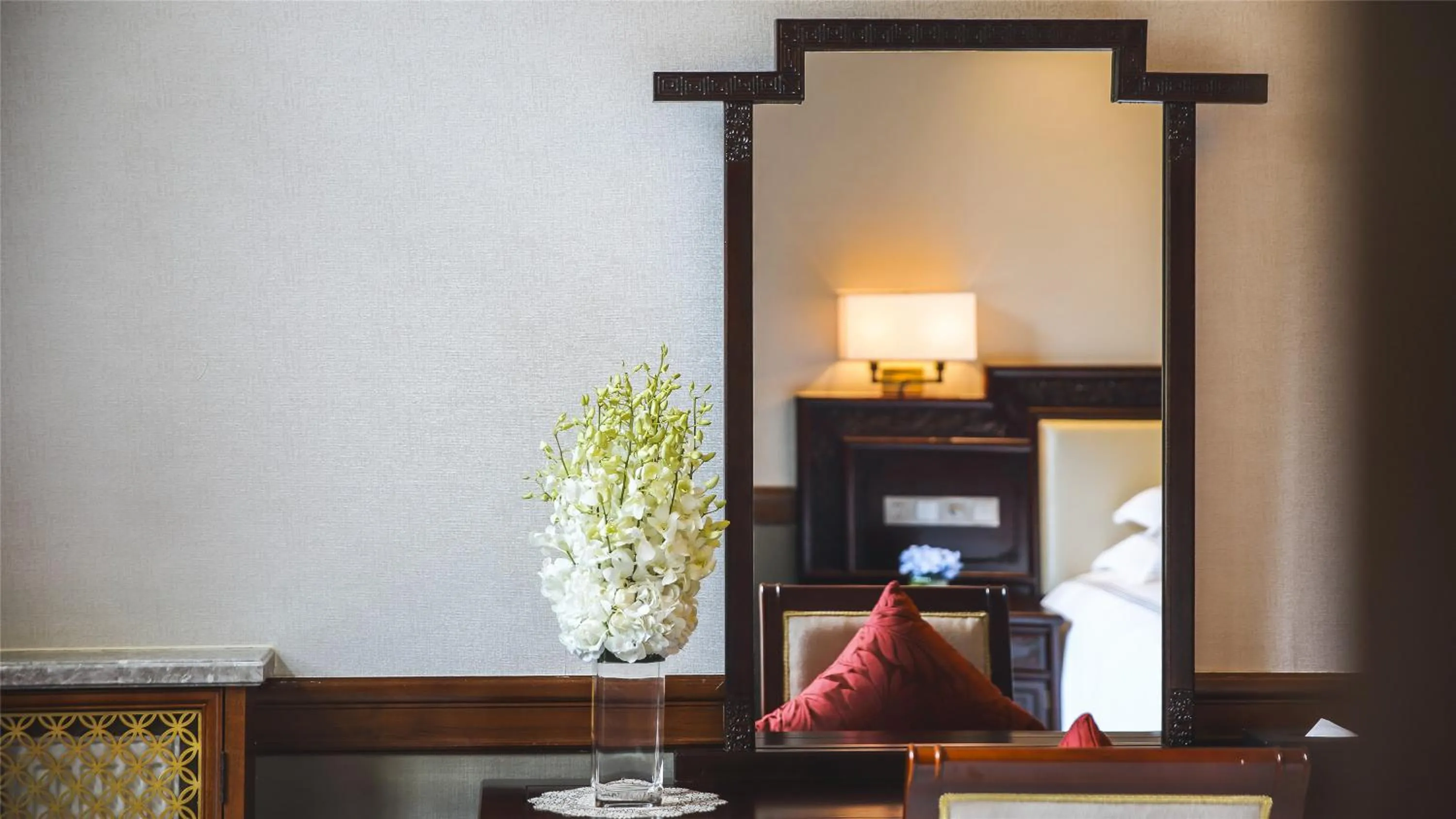 Decorative detail in Zhejiang Xizi Hotel