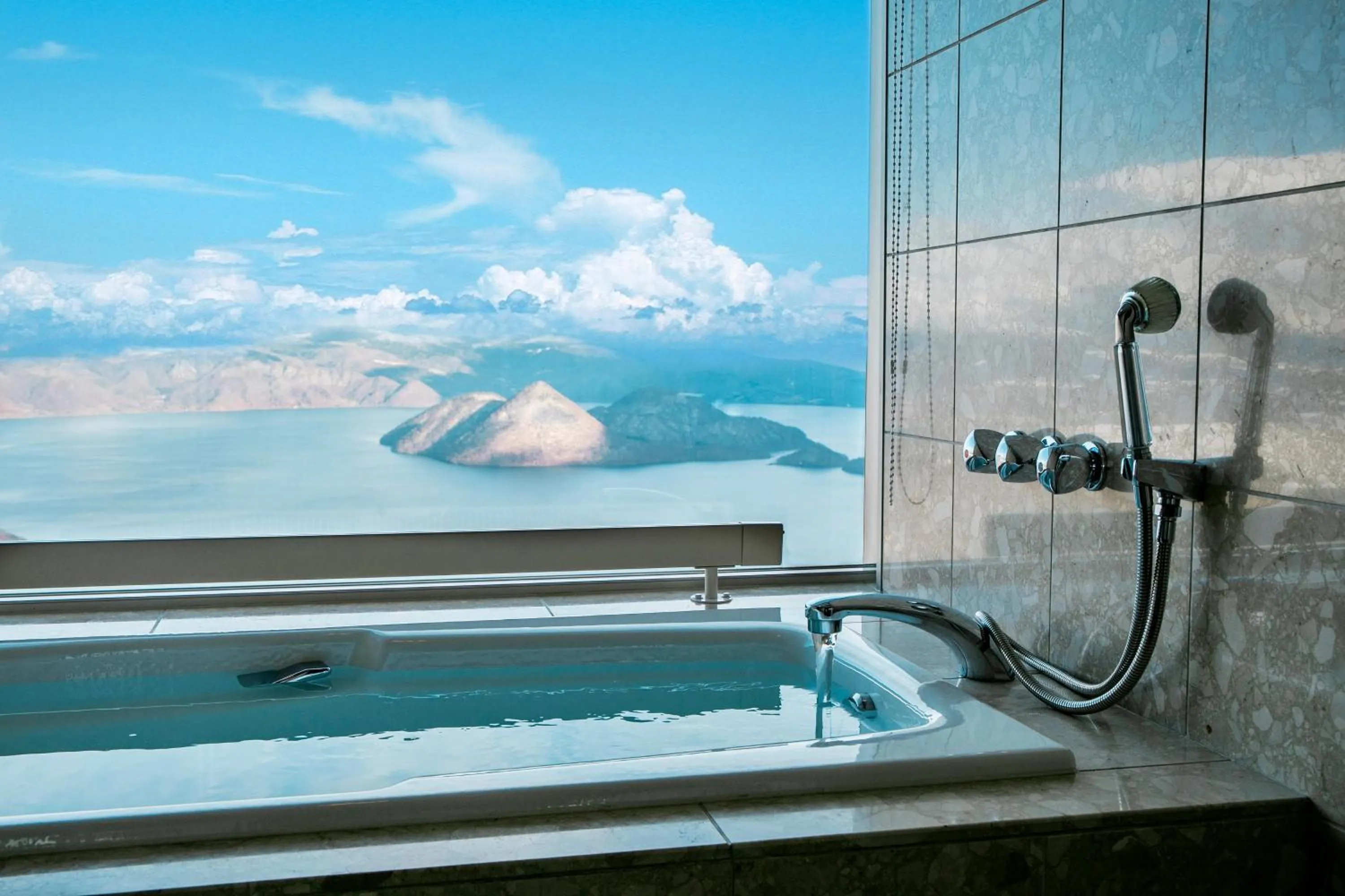 Bathroom in Vignette Collection The Windsor Hotel TOYA by IHG