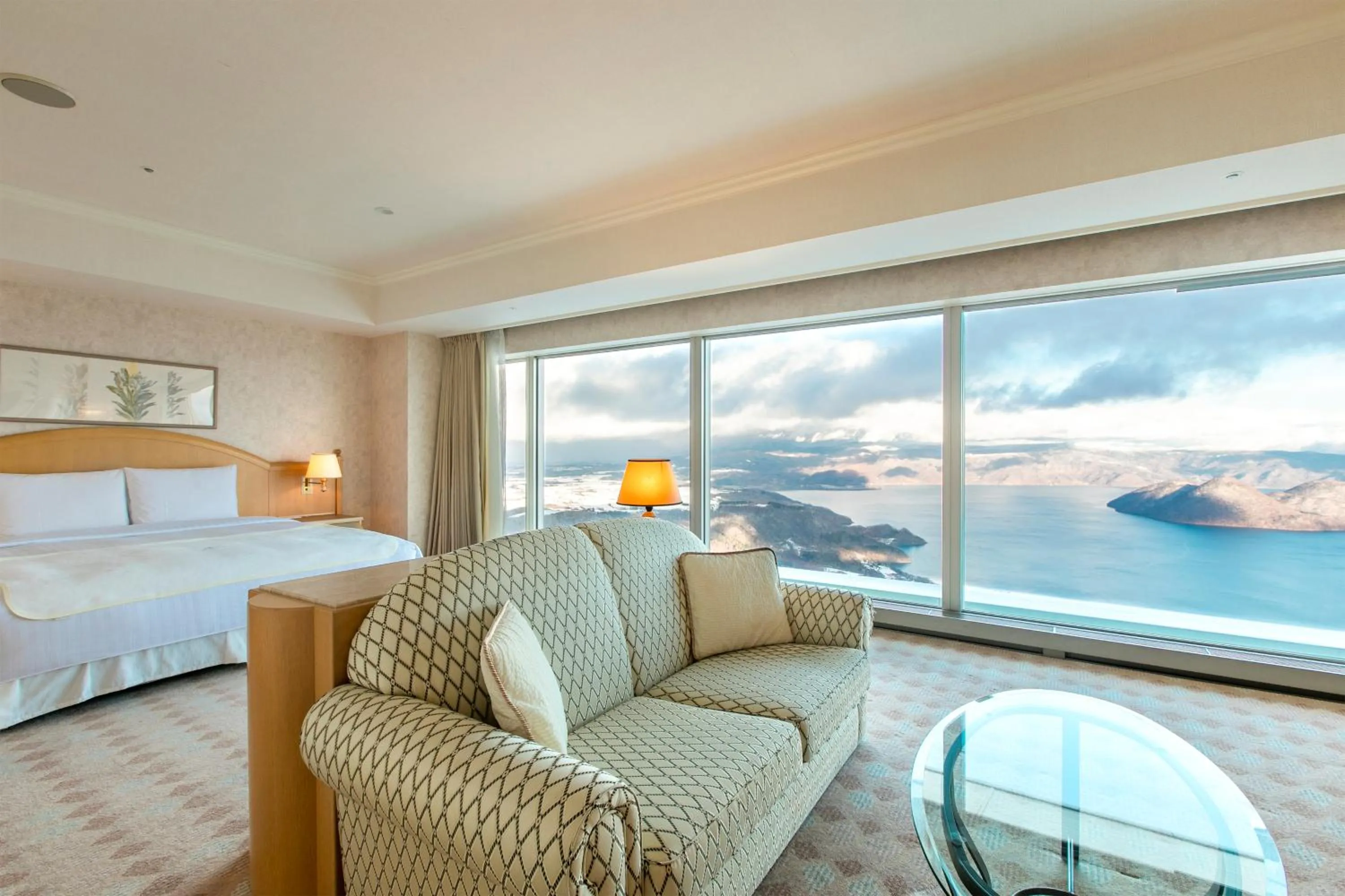 Lake view, Bed in Vignette Collection The Windsor Hotel TOYA by IHG