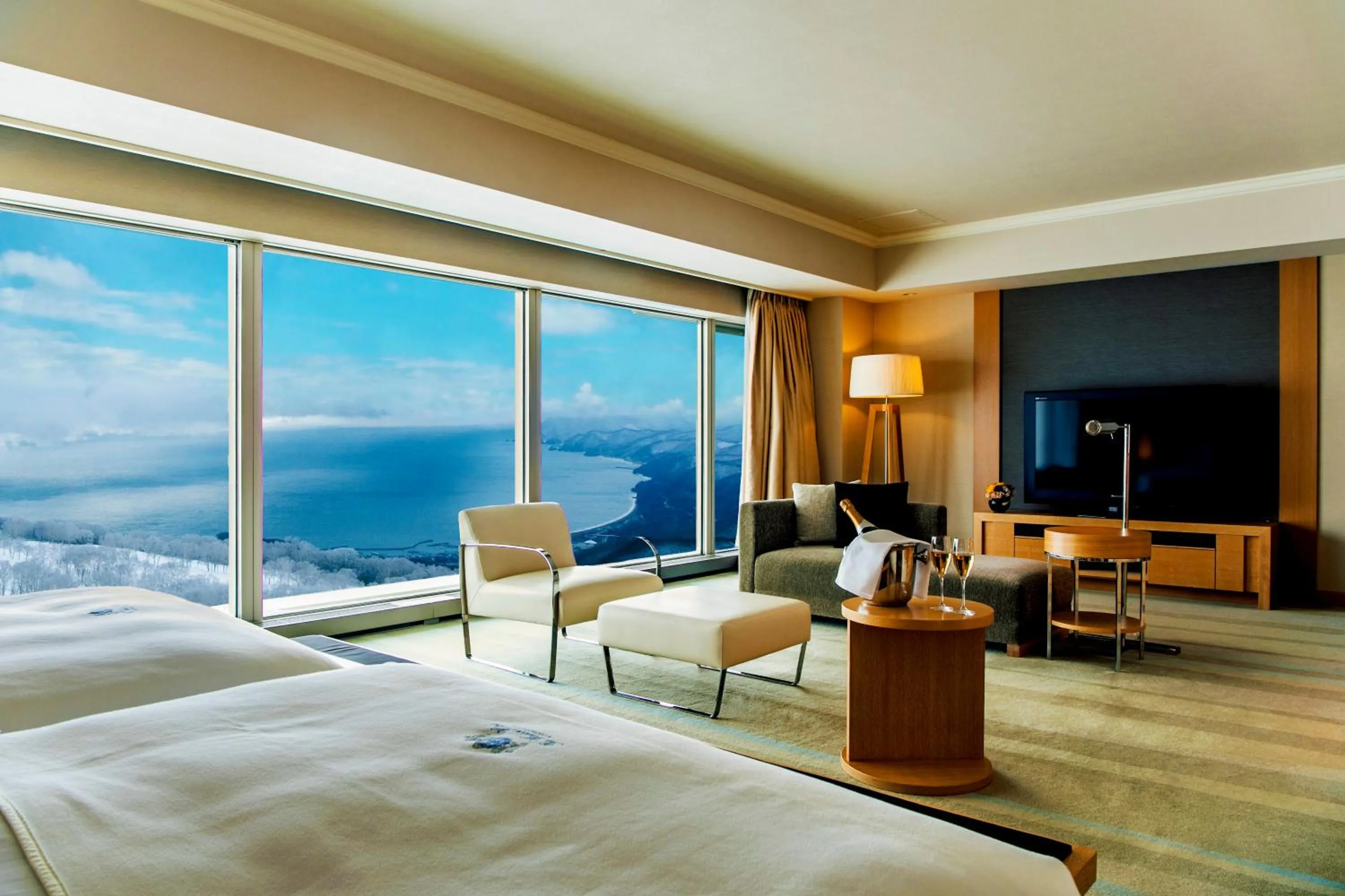 Photo of the whole room, Bed in Vignette Collection The Windsor Hotel TOYA by IHG