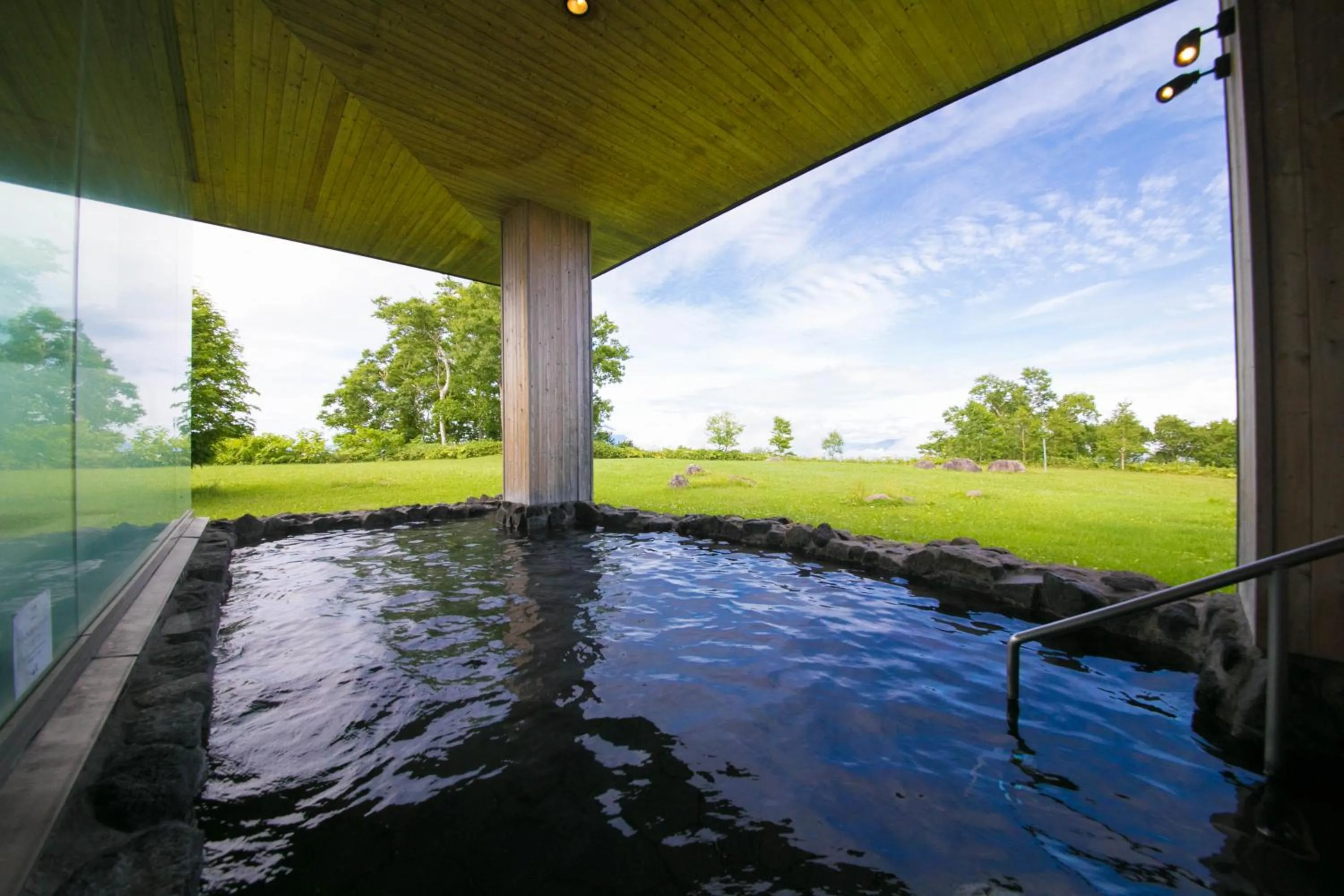 Public Bath in Vignette Collection The Windsor Hotel TOYA by IHG