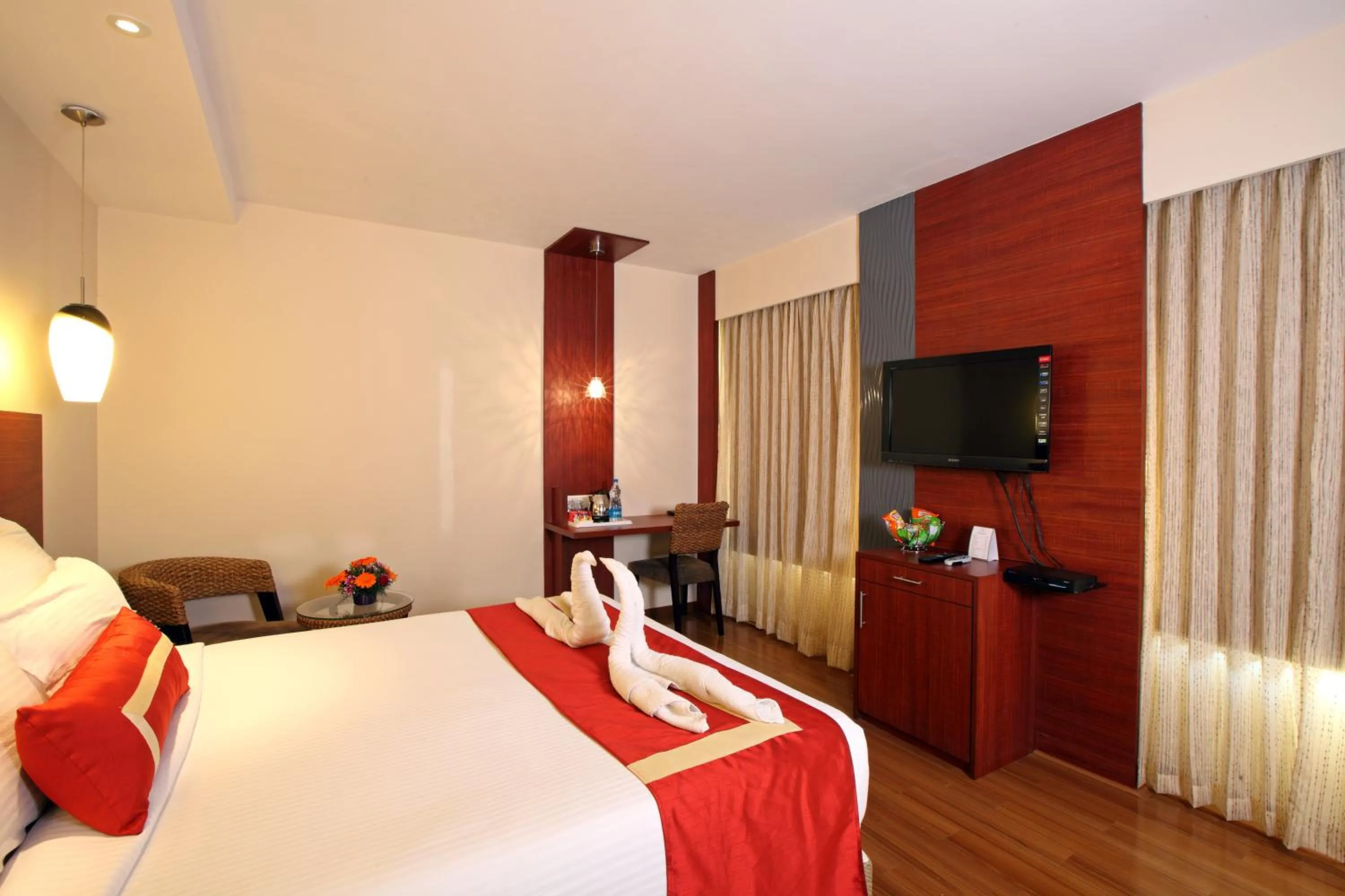 Photo of the whole room, Bed in Octave Hotel & Spa - Sarjapur Road