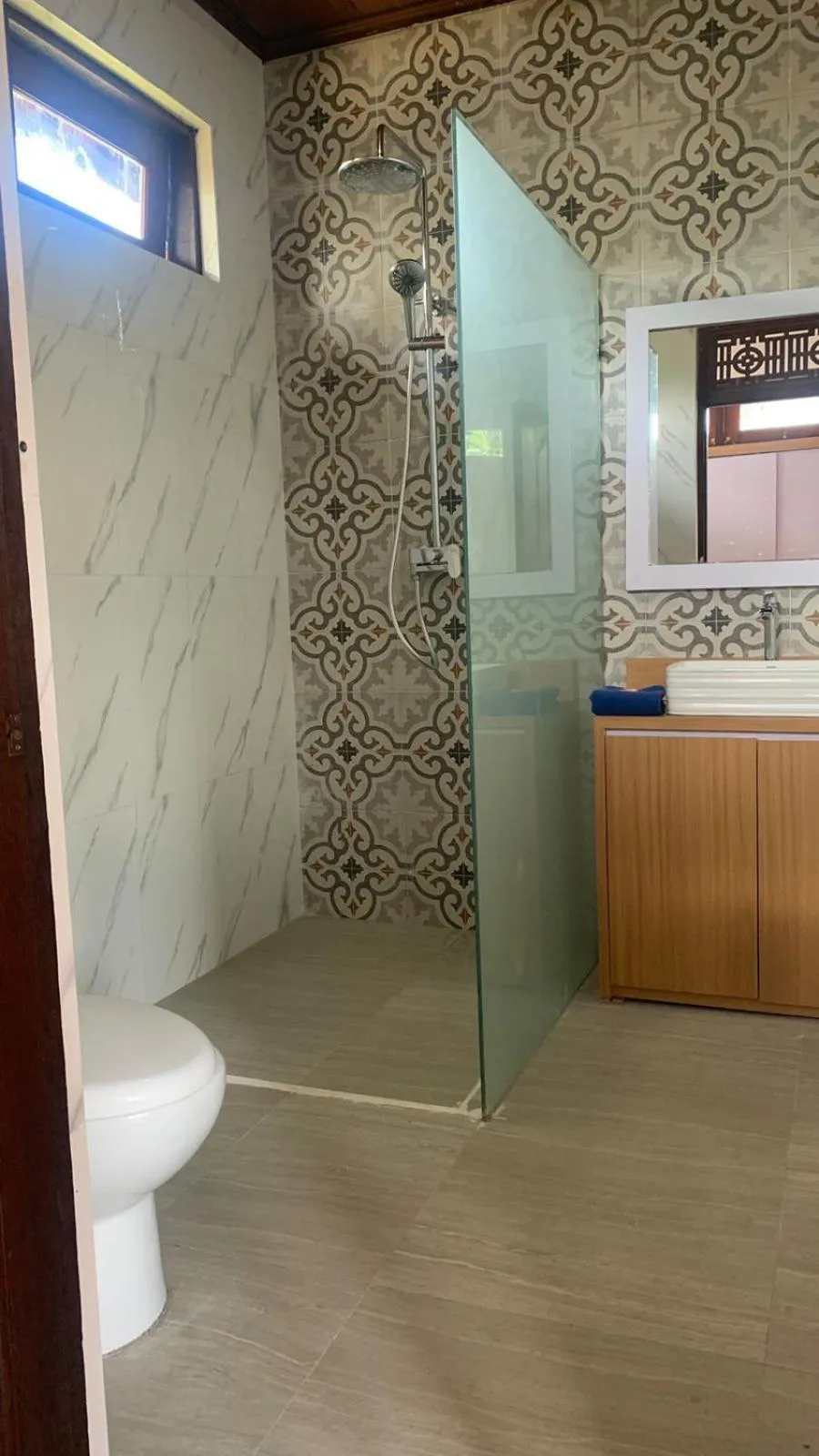 Shower in Nick's Pension