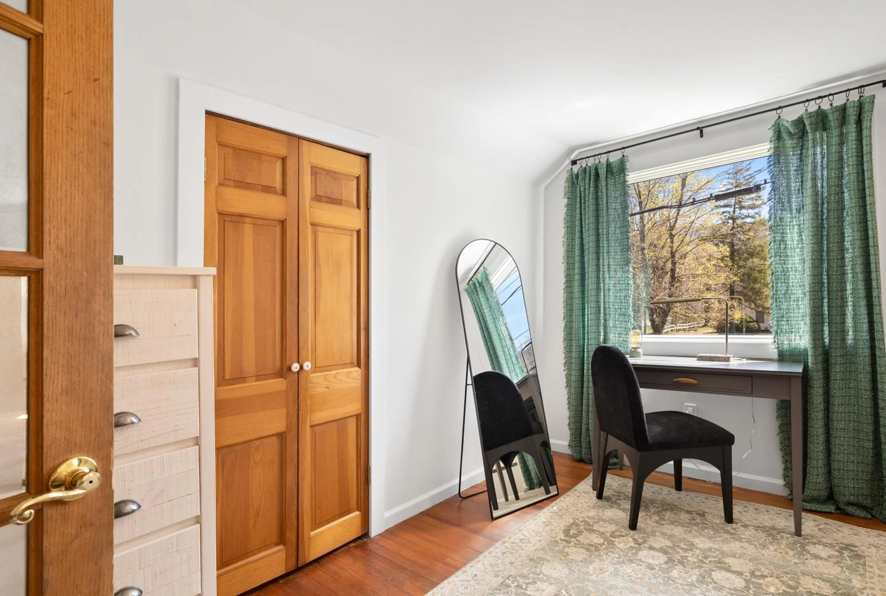 Bedroom in Phoenicia Lodge