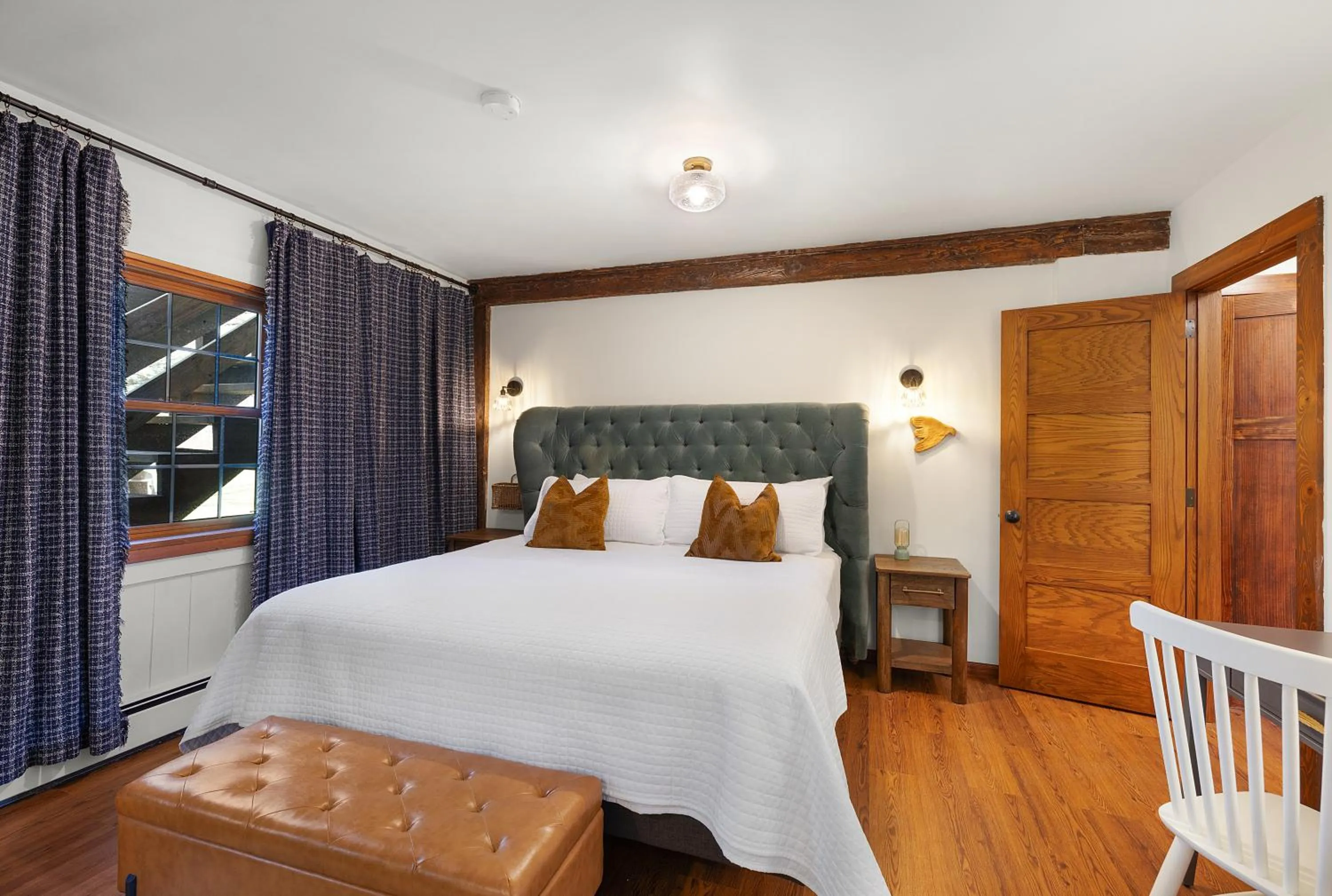 Bedroom, Bed in Phoenicia Lodge