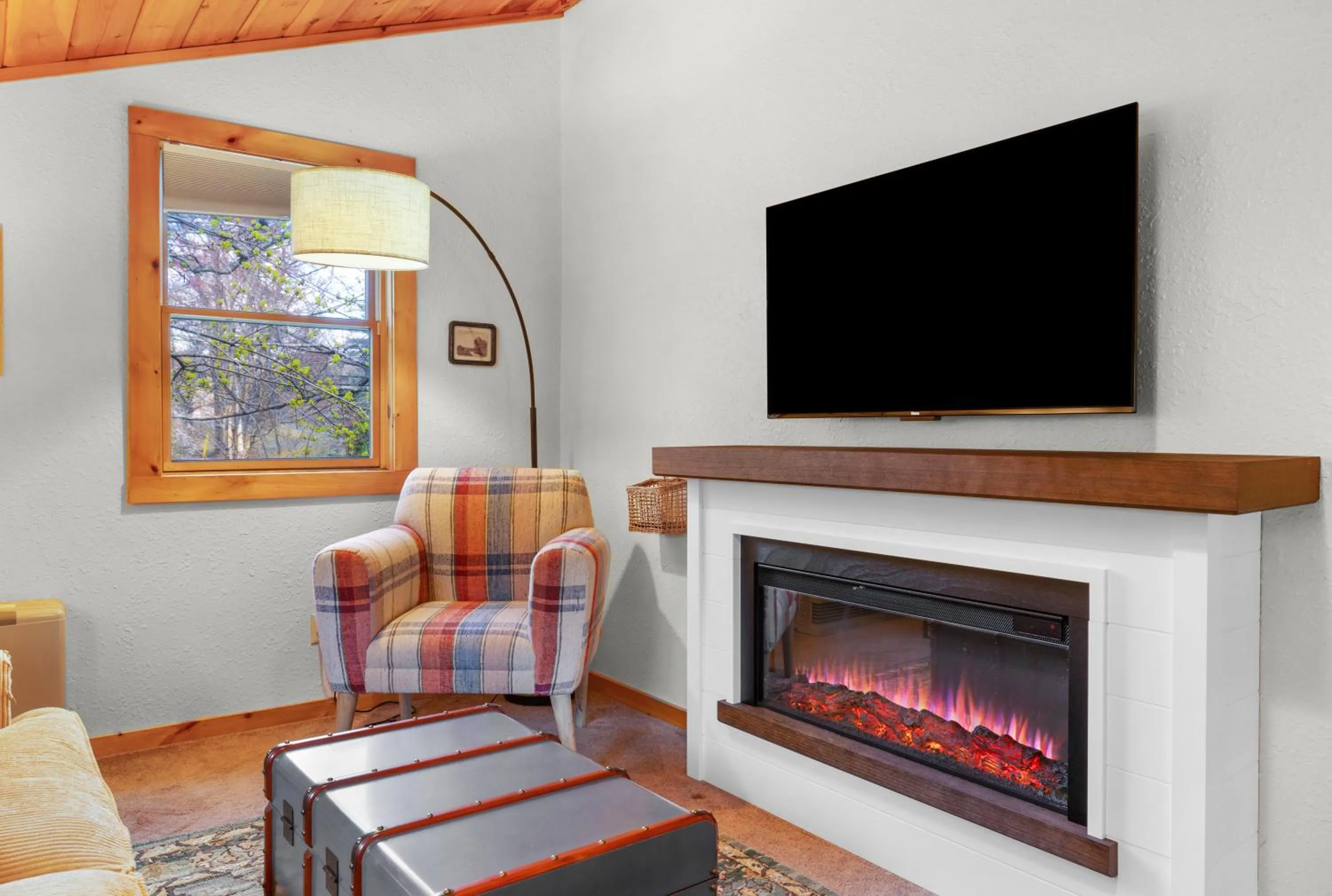 Seating area in Phoenicia Lodge