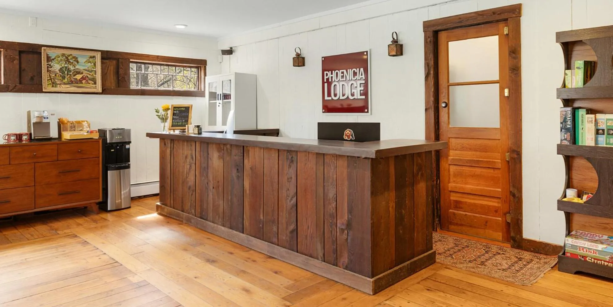 Lobby or reception in Phoenicia Lodge