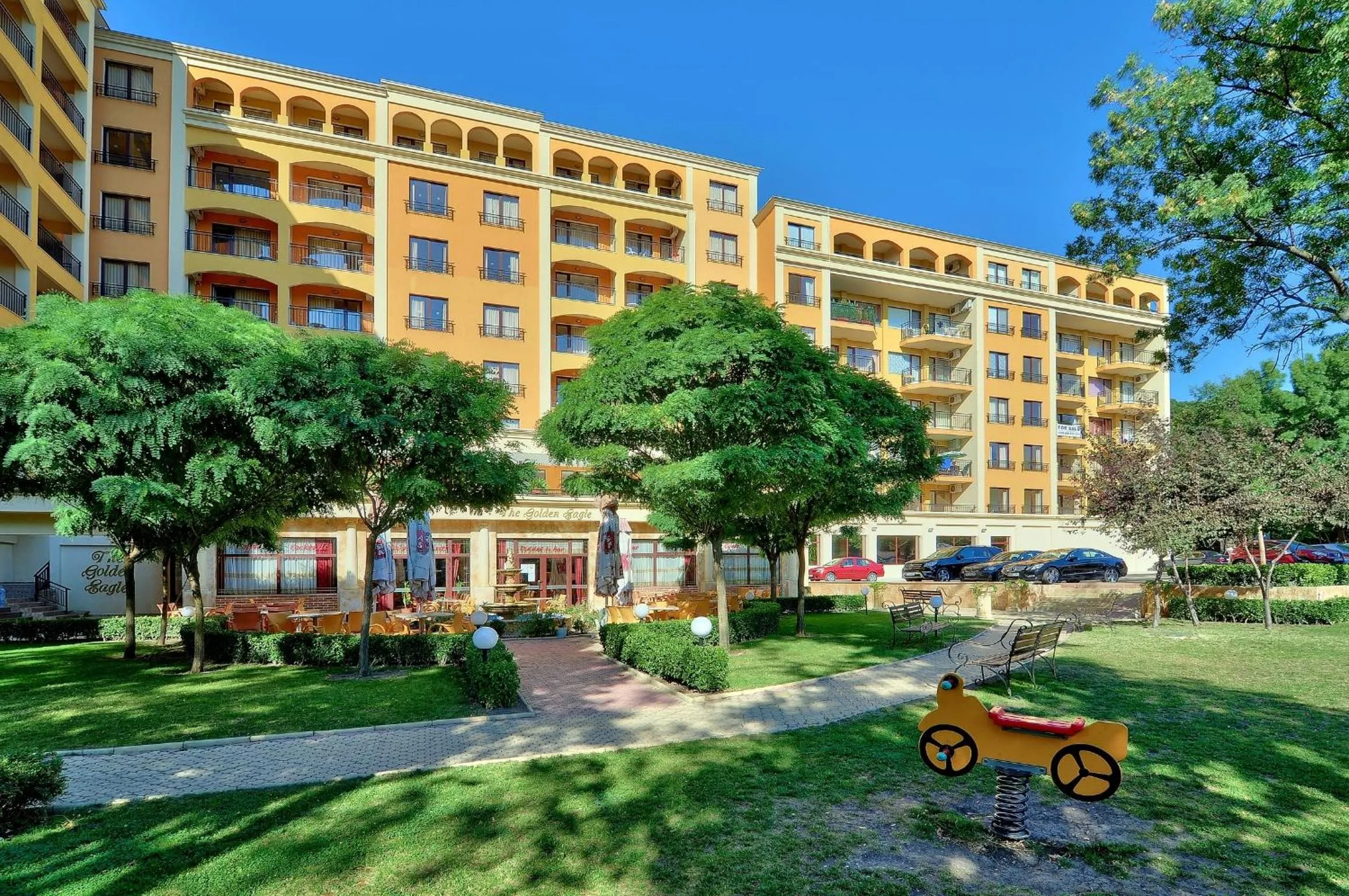 Facade/entrance in Hotel Paradise Green Park