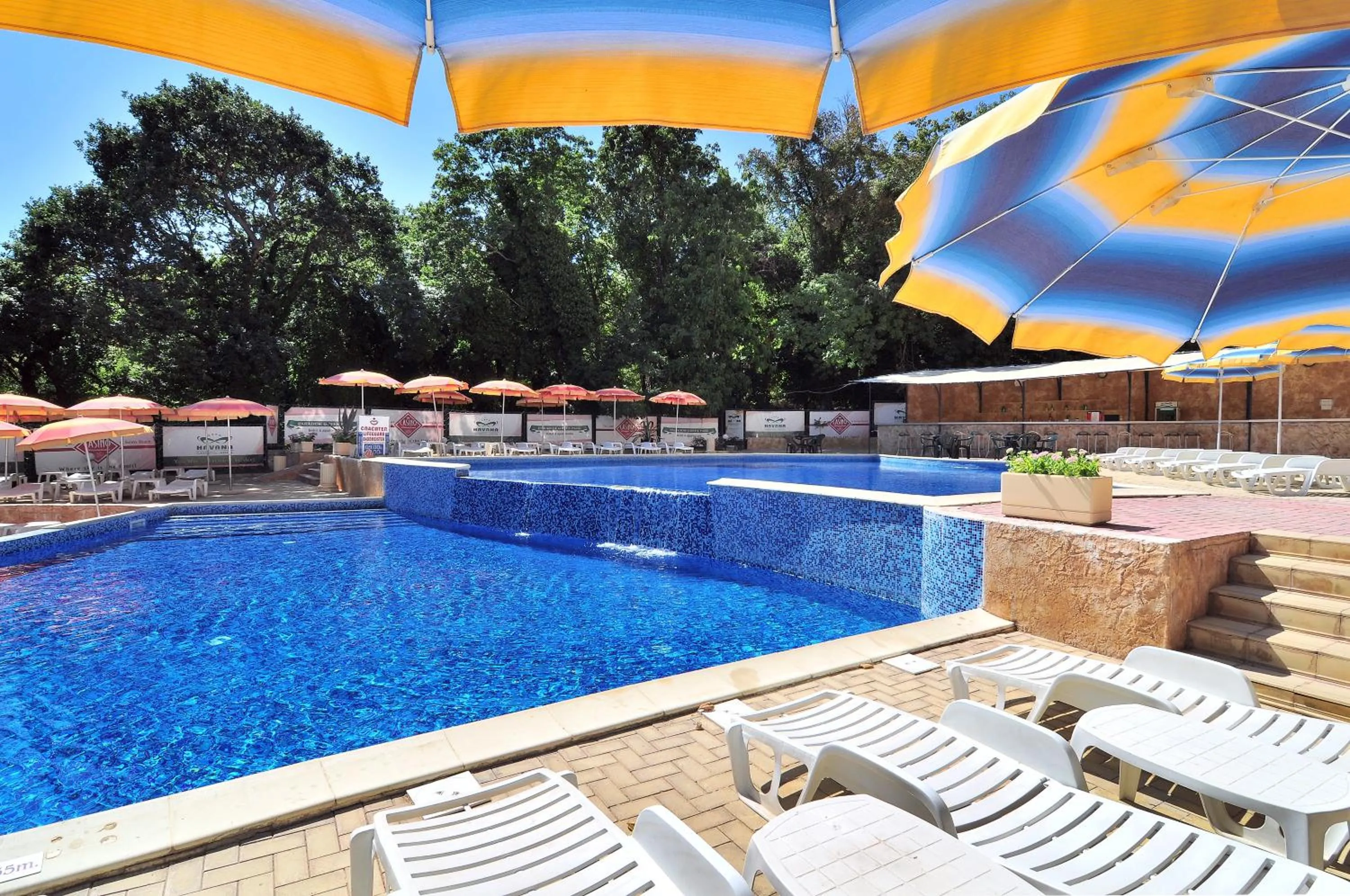 Swimming pool in Hotel Paradise Green Park