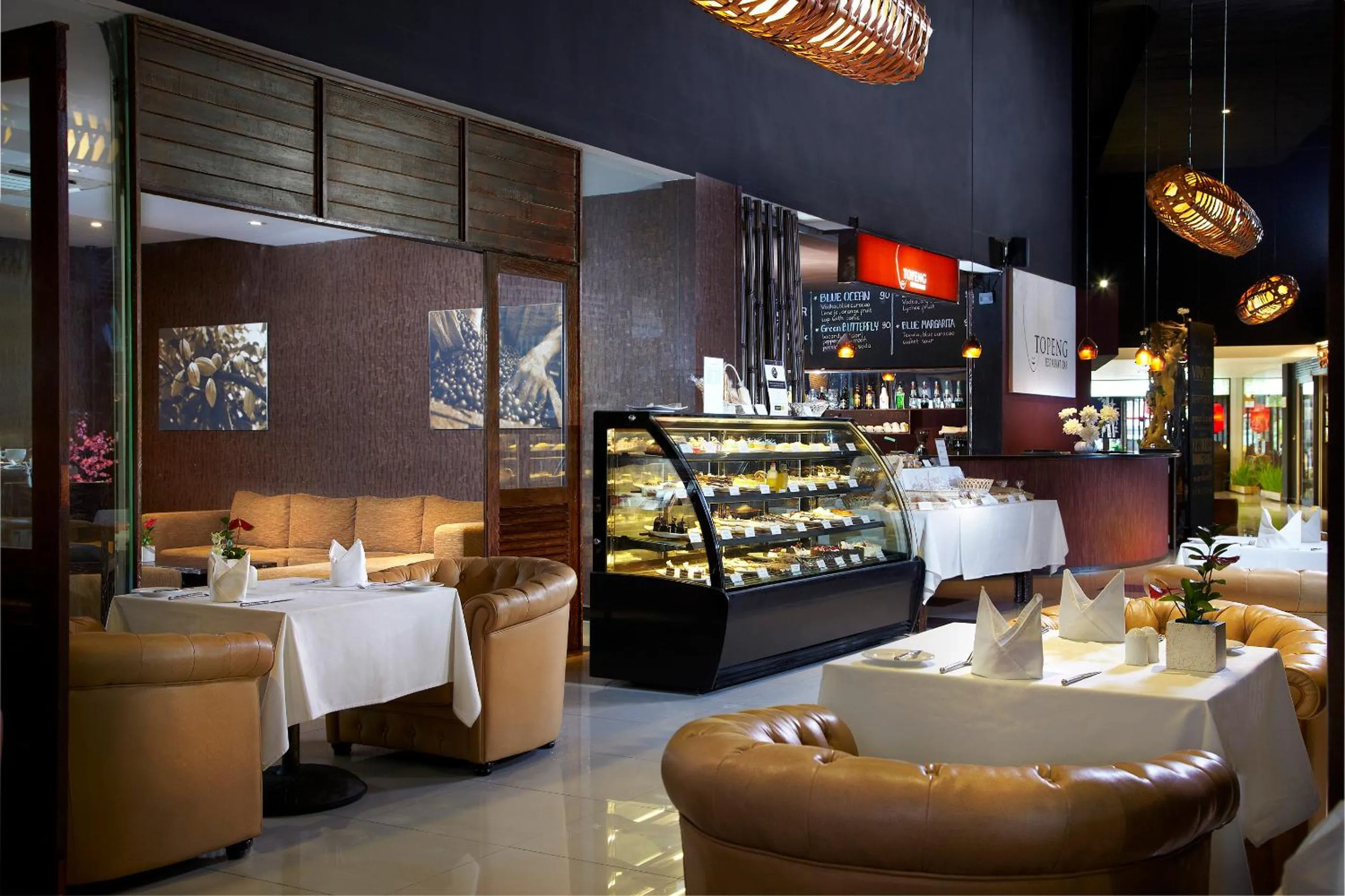 Restaurant/places to eat in Kupu Kupu Jimbaran Beach Hotel & Spa by L’Occitane